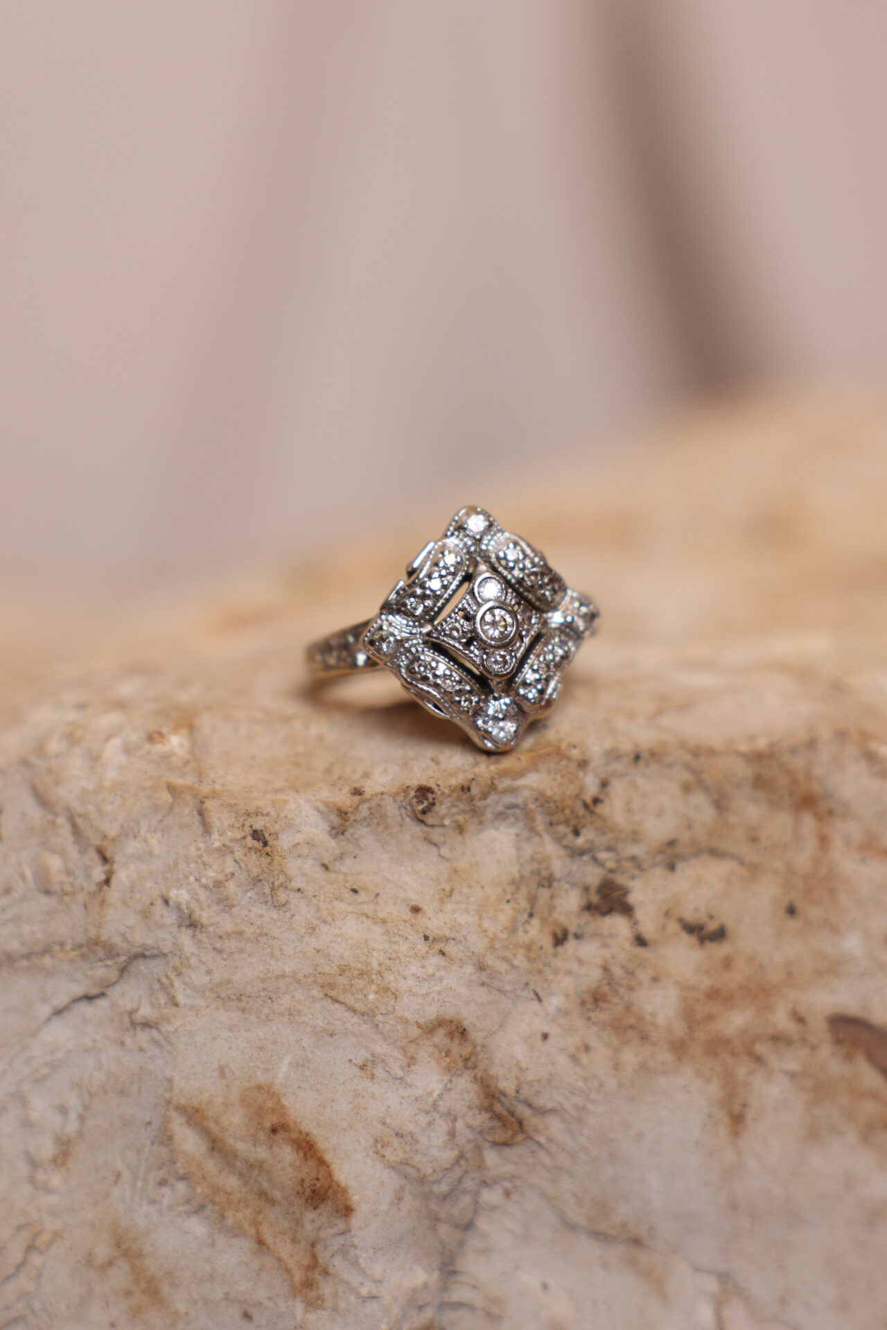 טבעת וינטאג׳ זהב לבן