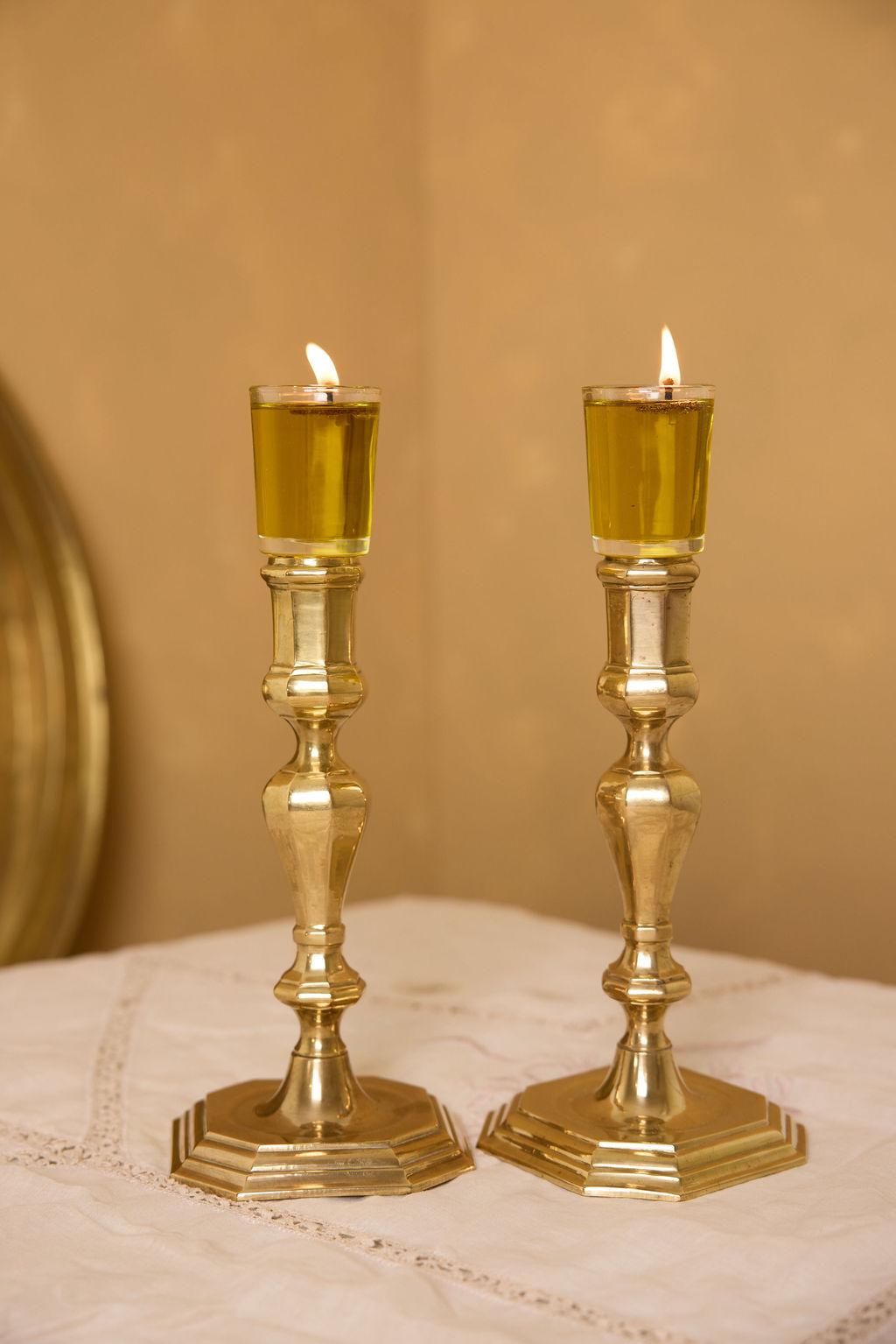 פמוטי נחושת עתיקים לשבת. פמוטים לשבת. עתיקא פמוטים