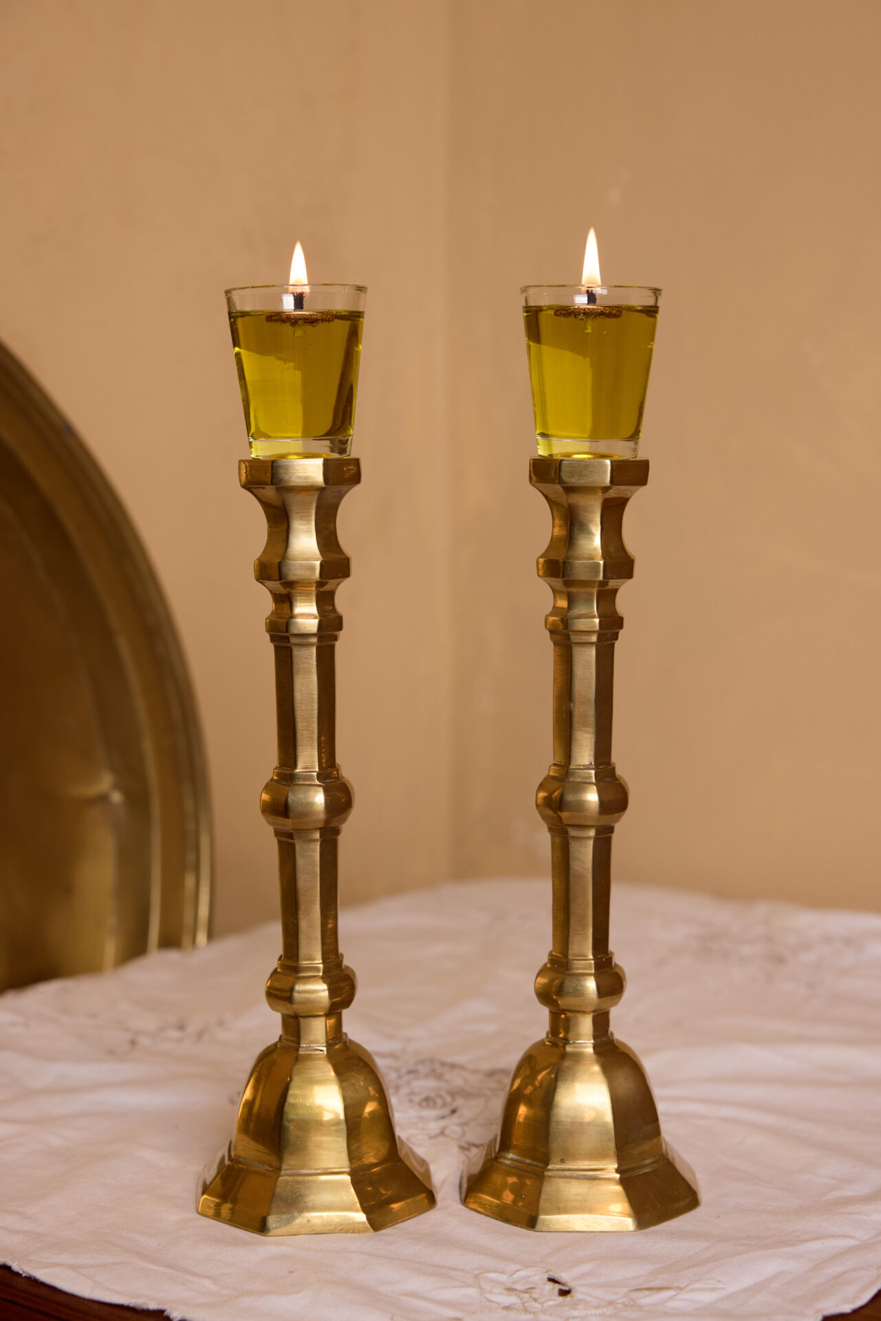 פמוטי נחושת עתיקים. עתיקא פמוטים לשבת