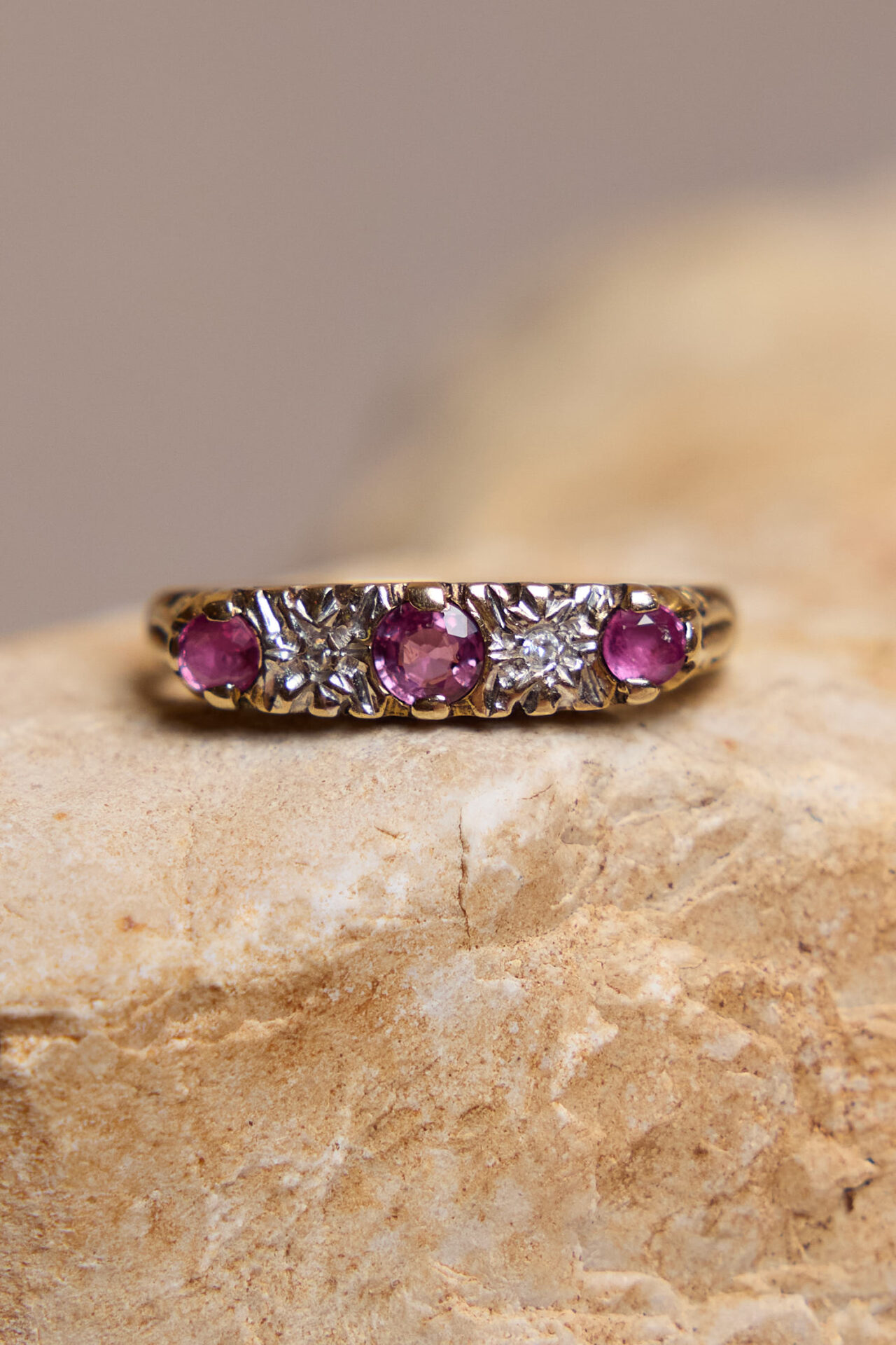 טבעת וינטג׳ זהב יהלומים ורובי