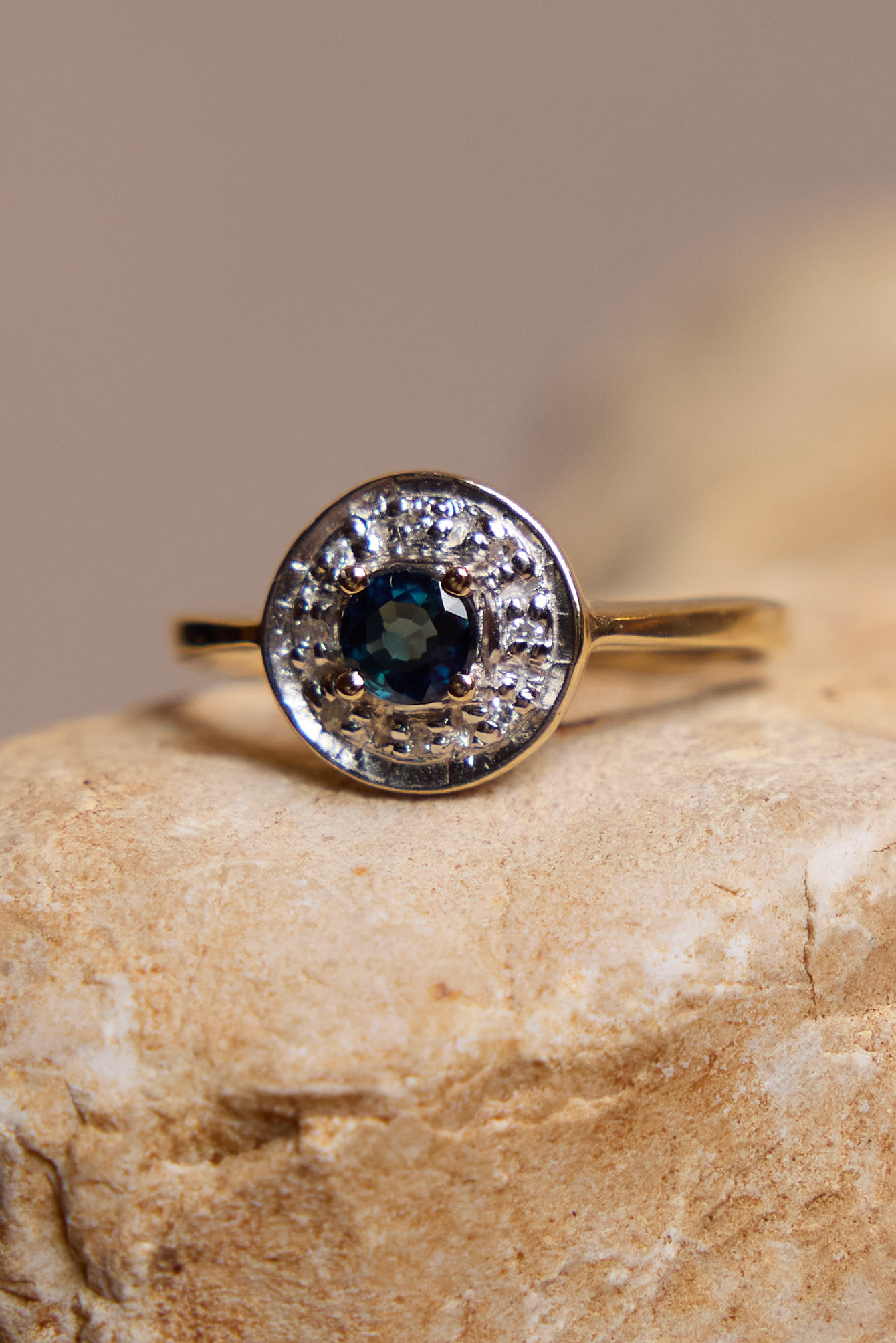 טבעת וינטאג׳ ספיר ויהלומים