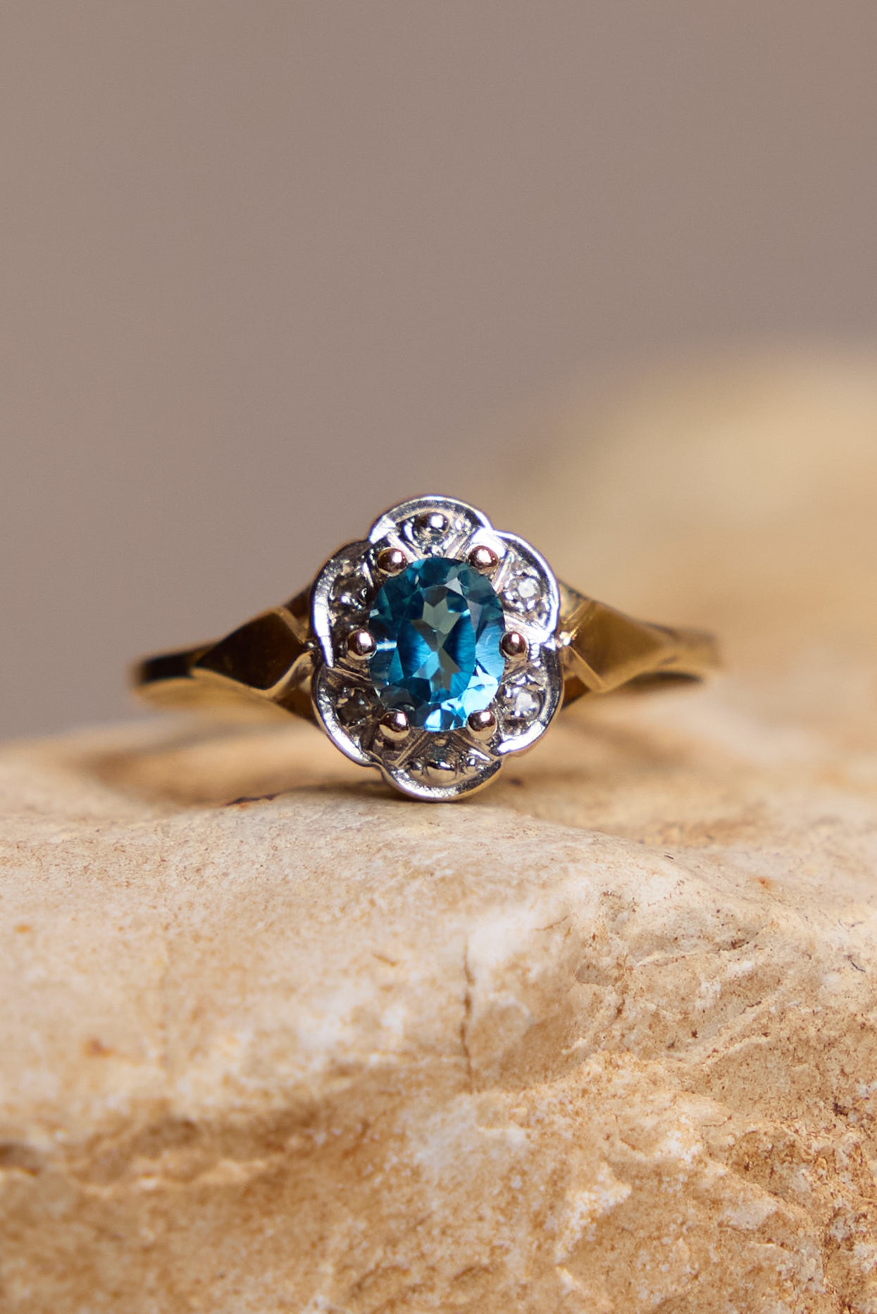 טבעת וינטאג׳ טופז ויהלומים