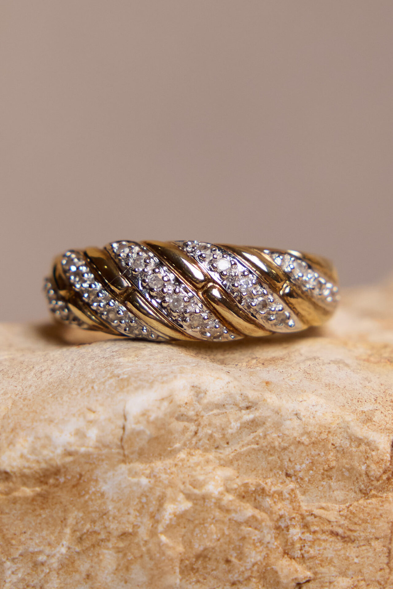 טבעת וינטאג זהב ויהלומים עתיקא