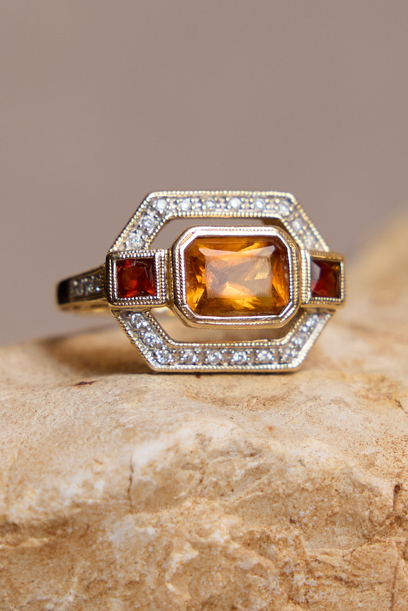 טבעת סיטרין ויהלומים וינטג׳ עתיקא