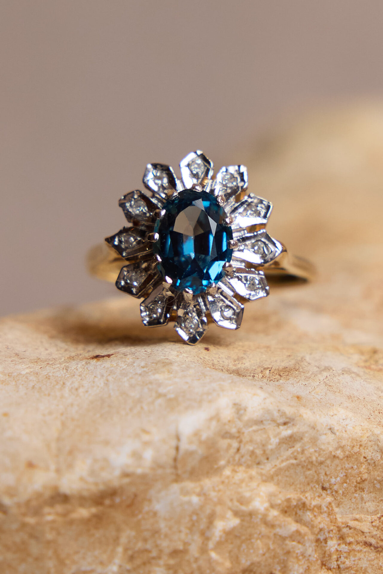 טבעת עמנואל טופז וינטאג׳ ויהלומים