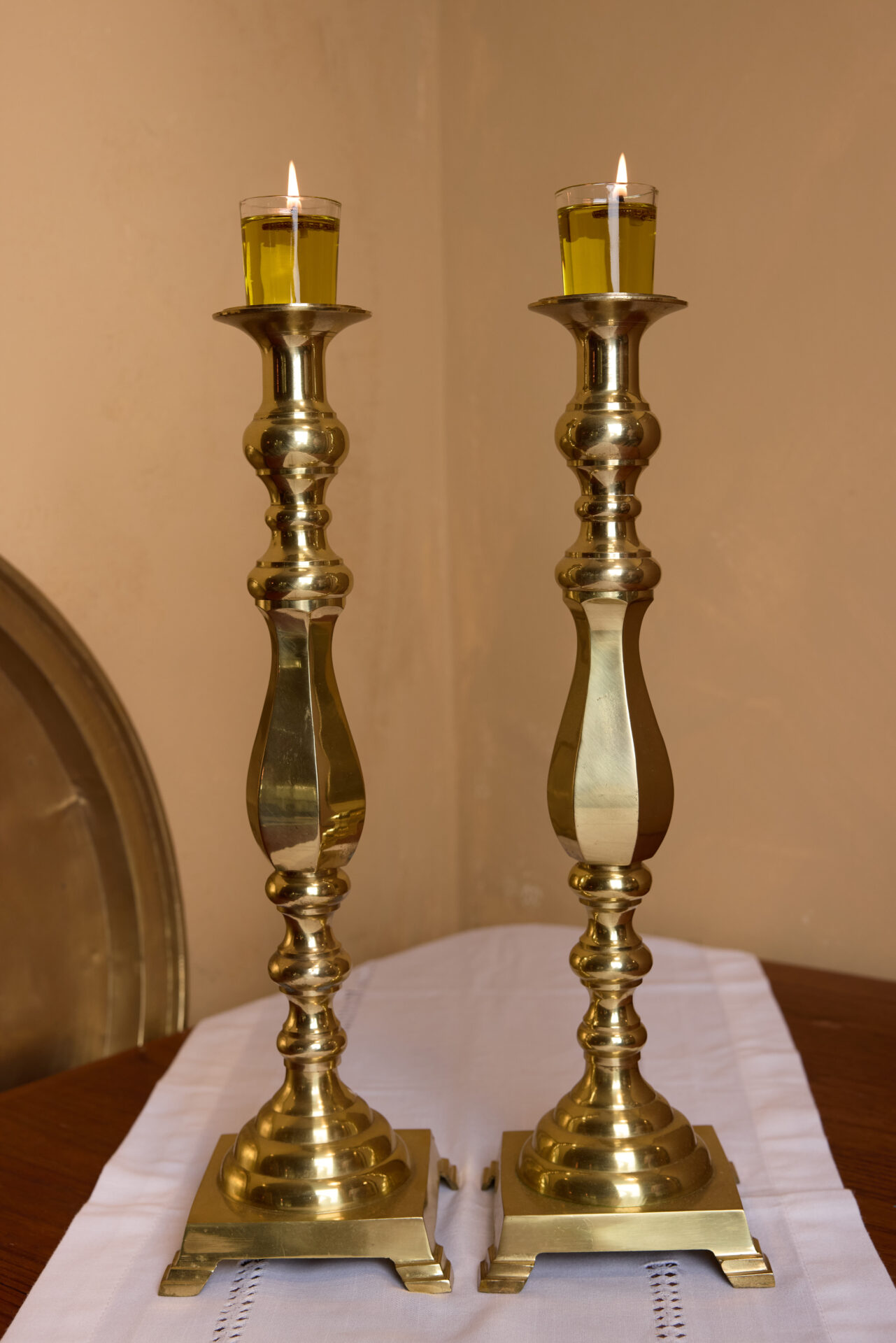 פמוטי נחושת עתיקים. עתיקא פמוטים לשבת