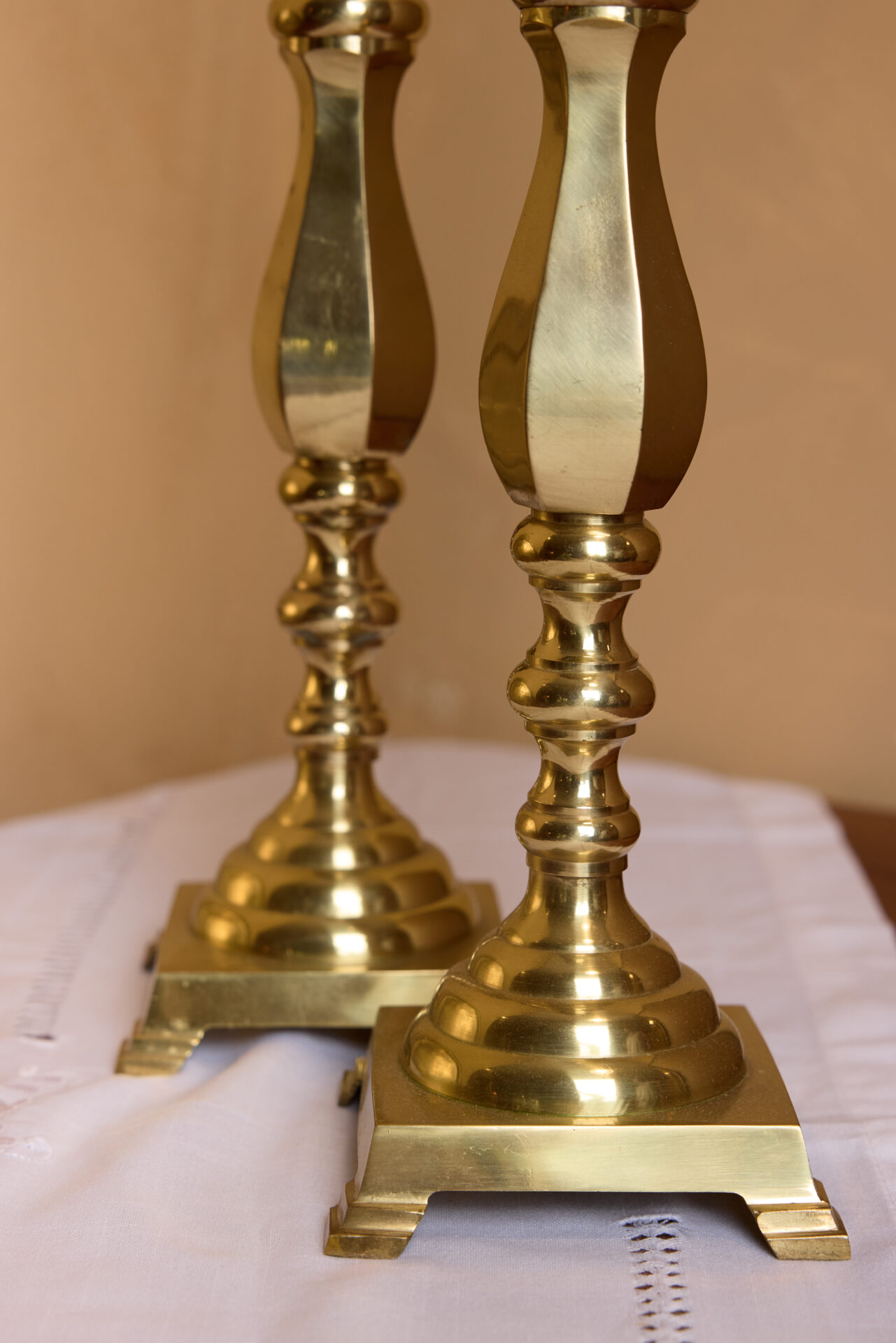 פמוטי נחושת עתיקים. עתיקא פמוטים לשבת