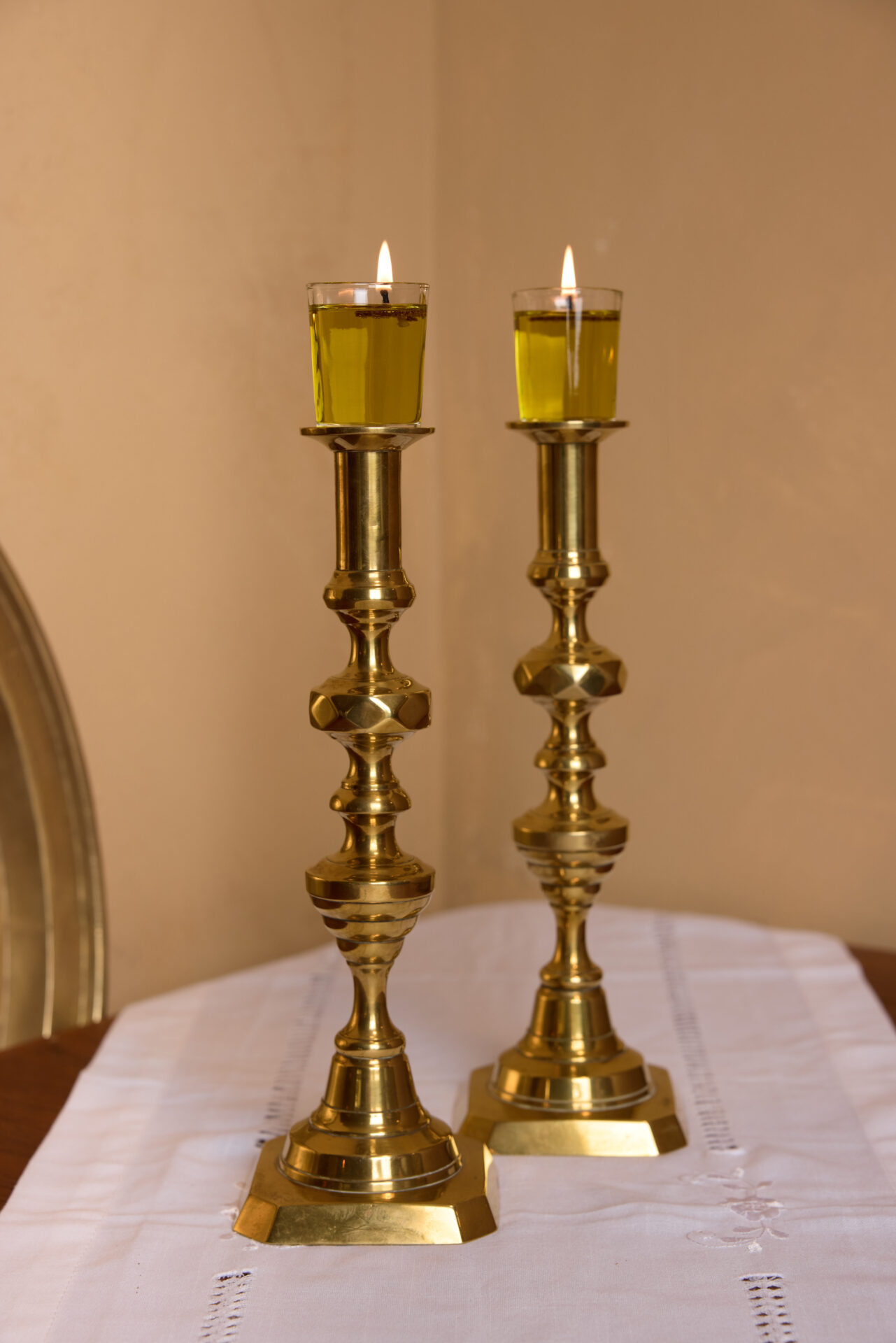 פמוטי נחושת עתיקים. עתיקא פמוטים לשבת