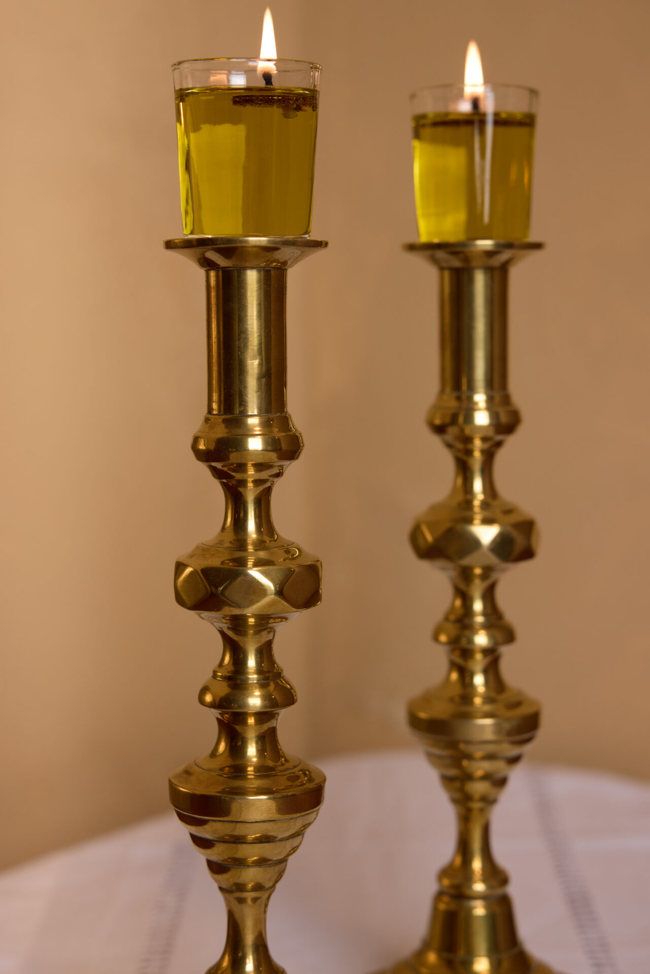 פמוטי נחושת עתיקים. עתיקא פמוטים לשבת