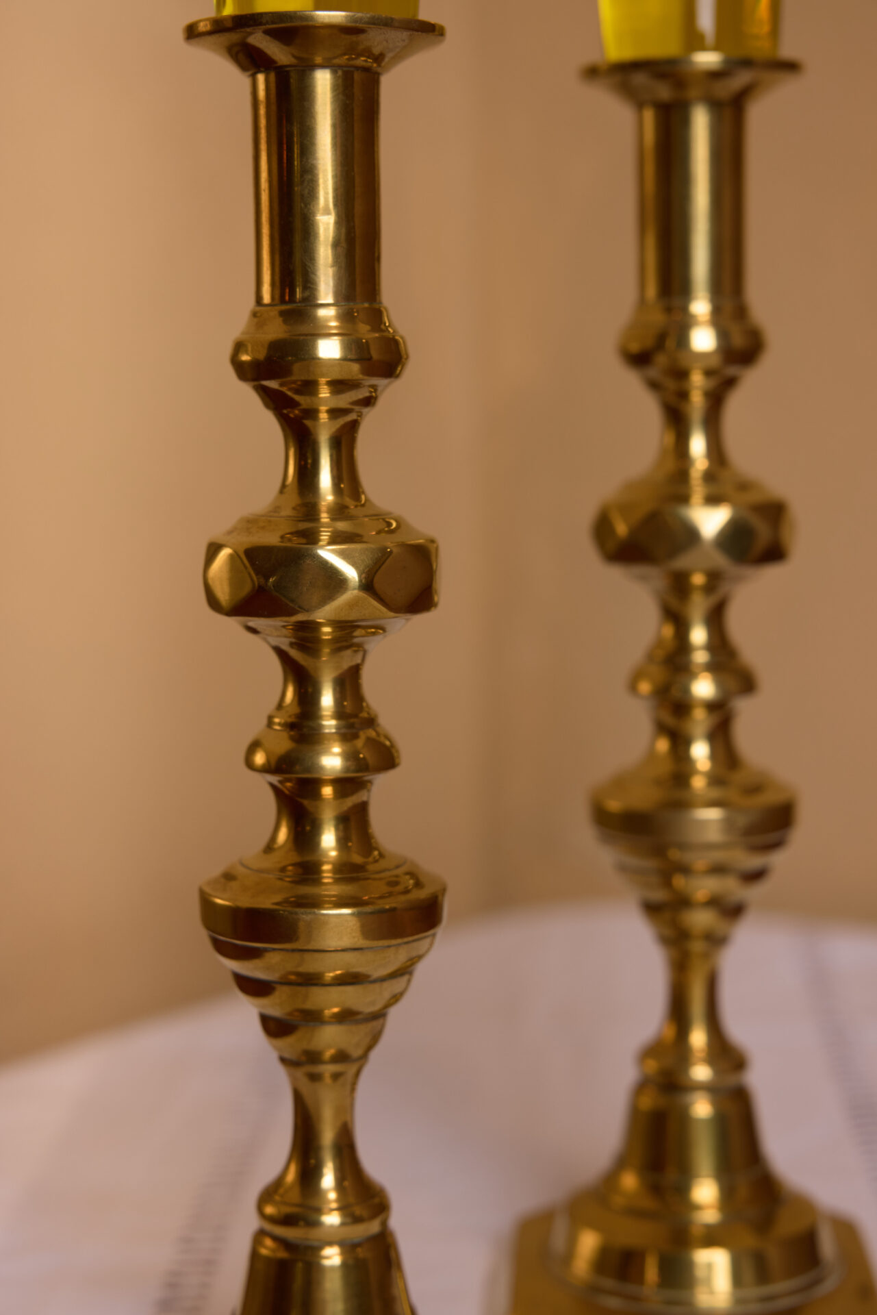 פמוטי נחושת עתיקים. עתיקא פמוטים לשבת