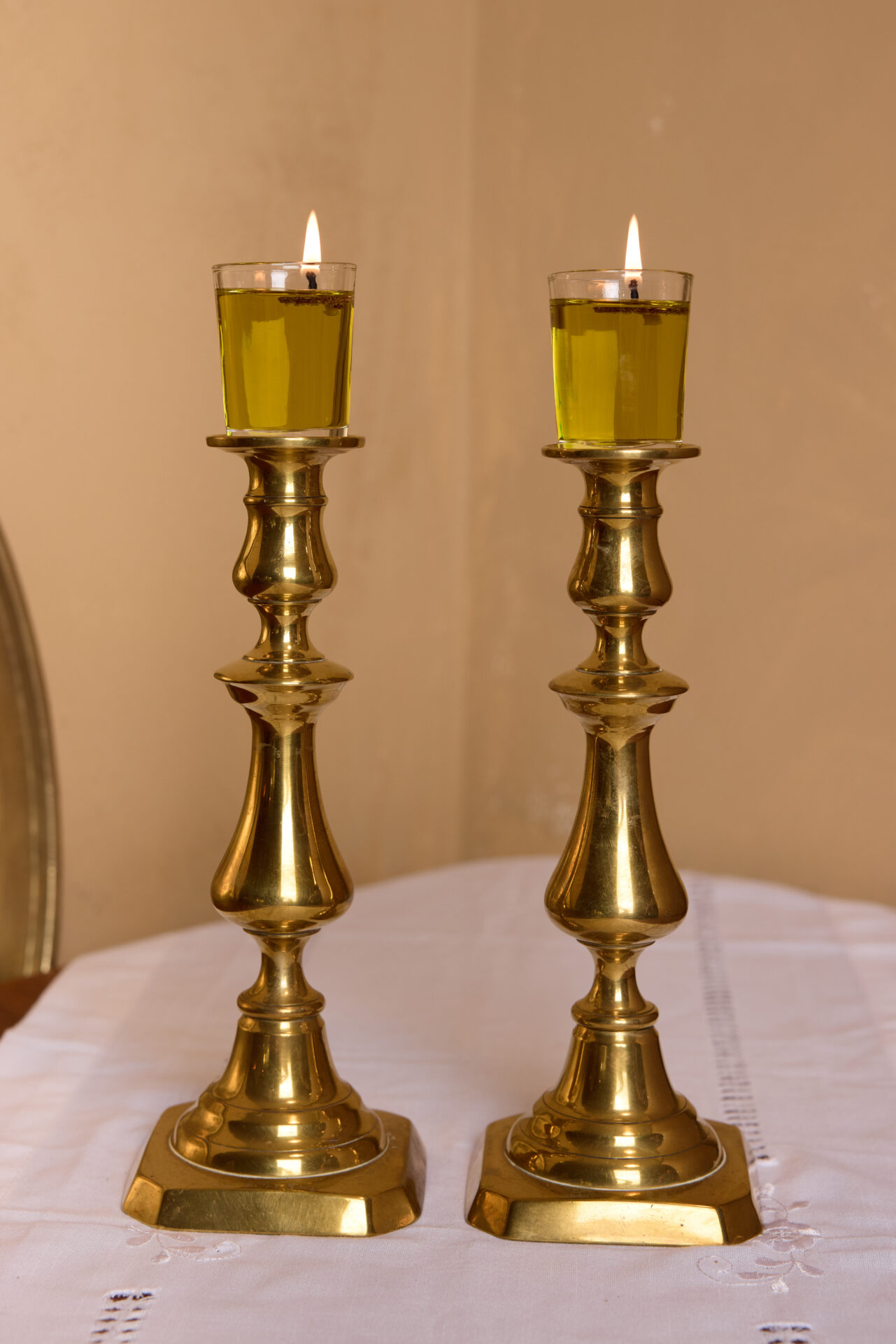 פמוטי נחושת עתיקים. עתיקא פמוטים לשבת