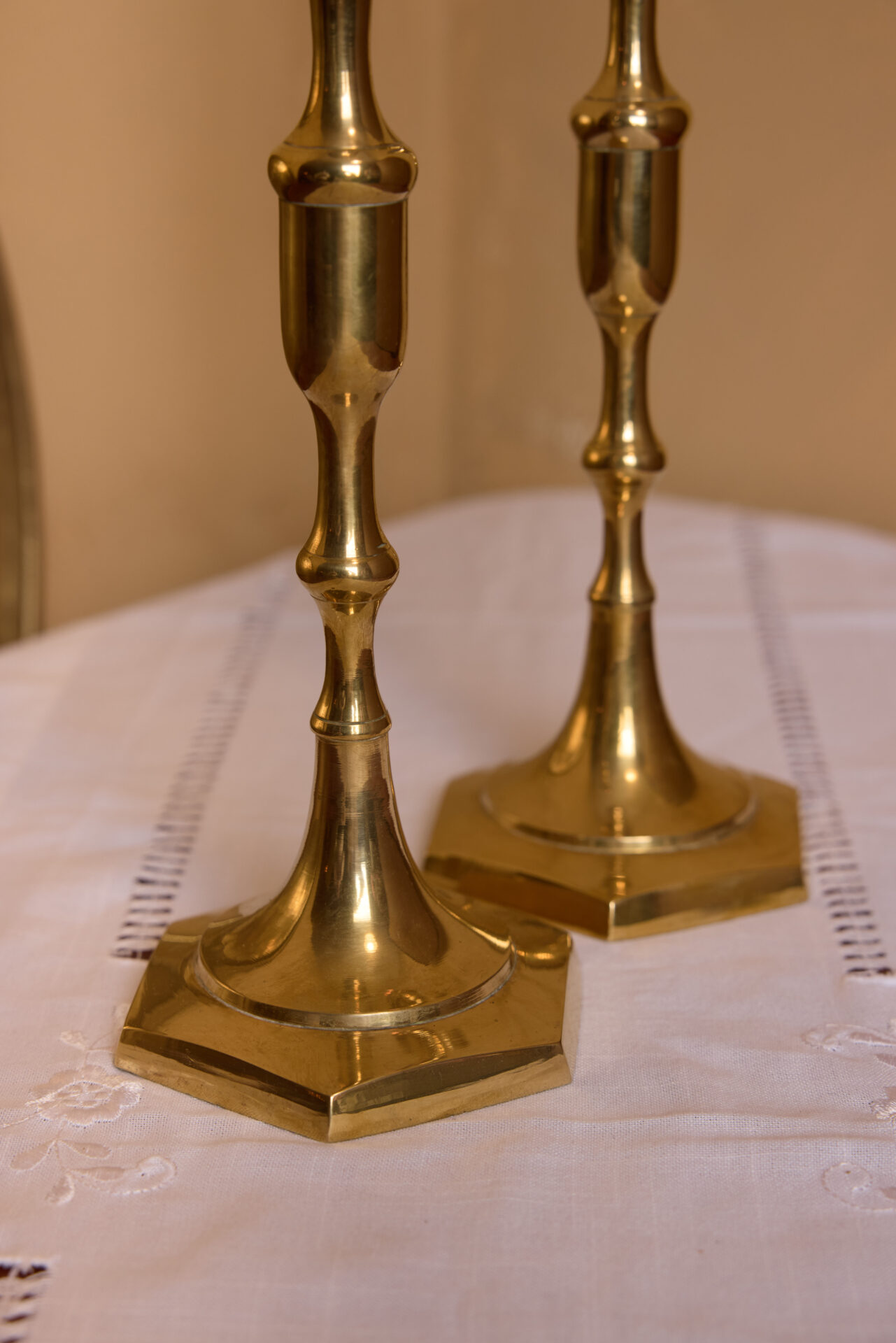 פמוטי נחושת עתיקים. עתיקא פמוטים לשבת