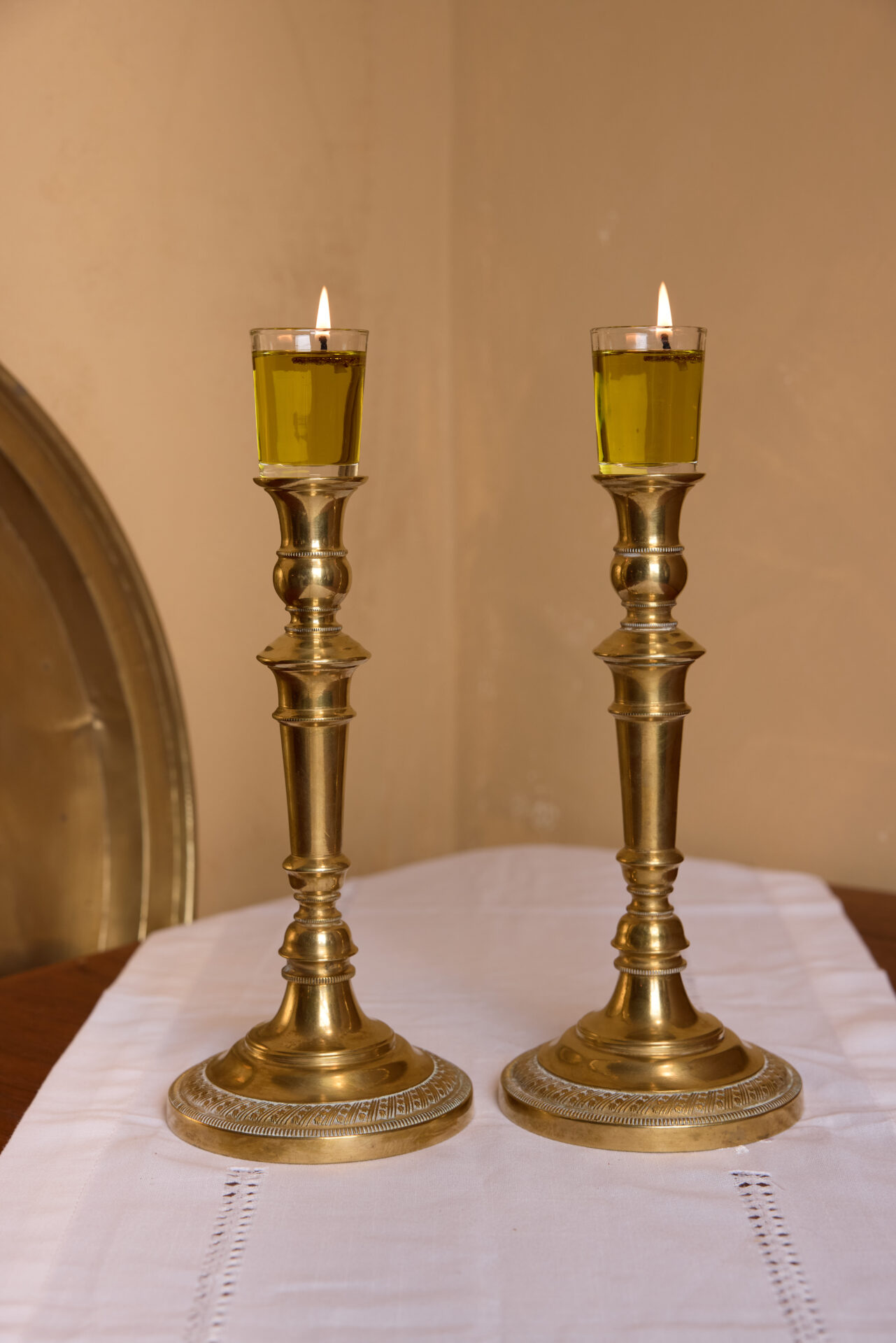 פמוטי נחושת עתיקים. עתיקא פמוטים לשבת.