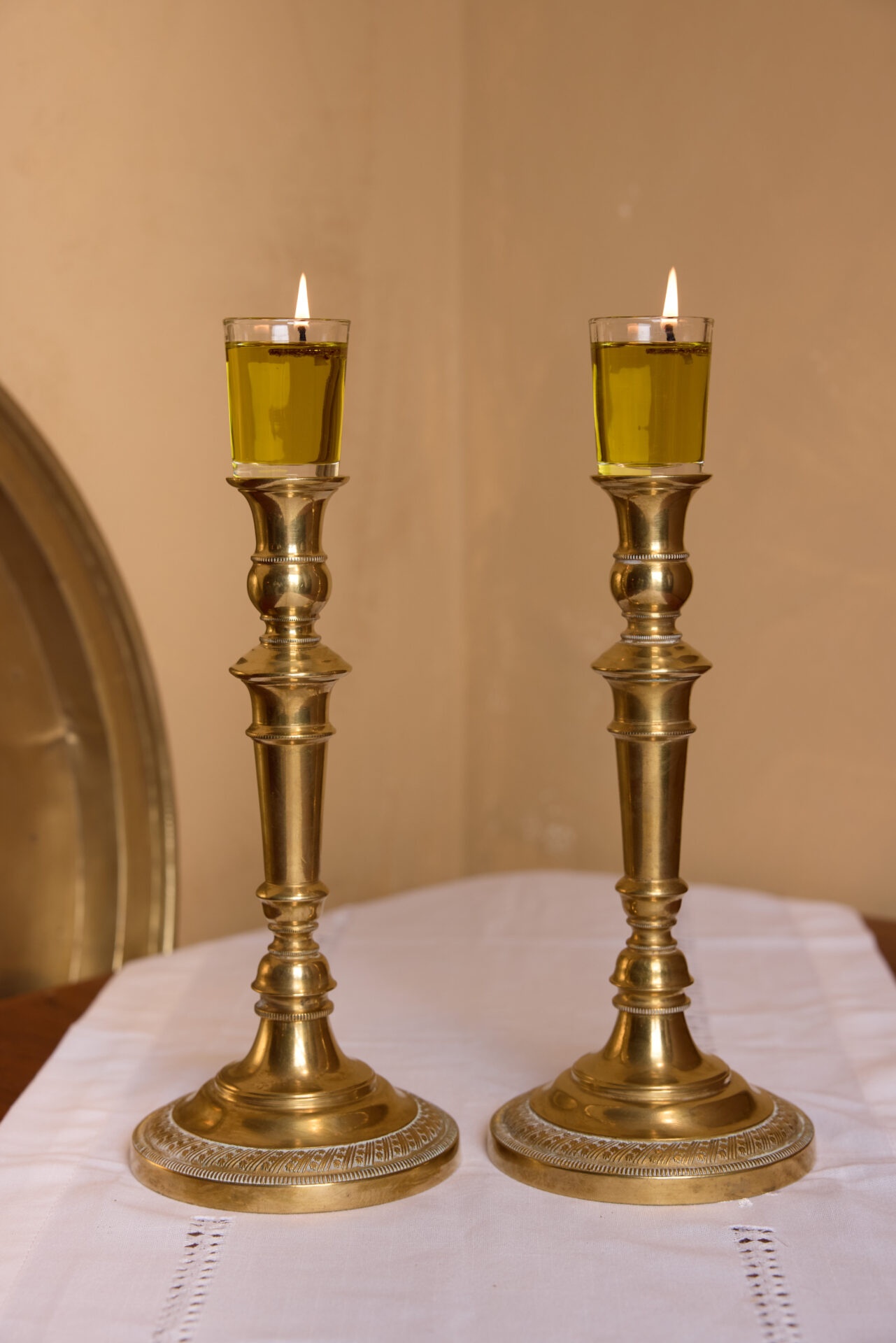 פמוטי נחושת עתיקים. עתיקא פמוטים לשבת.