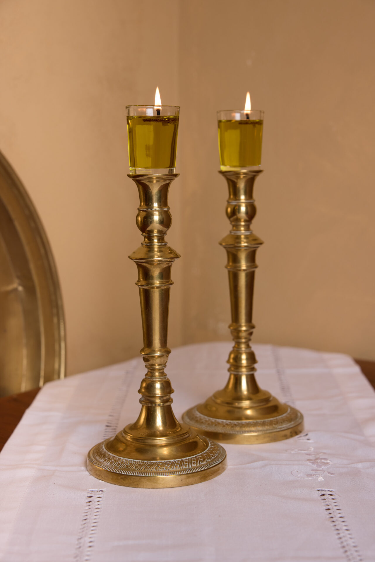 פמוטי נחושת עתיקים. עתיקא פמוטים לשבת.