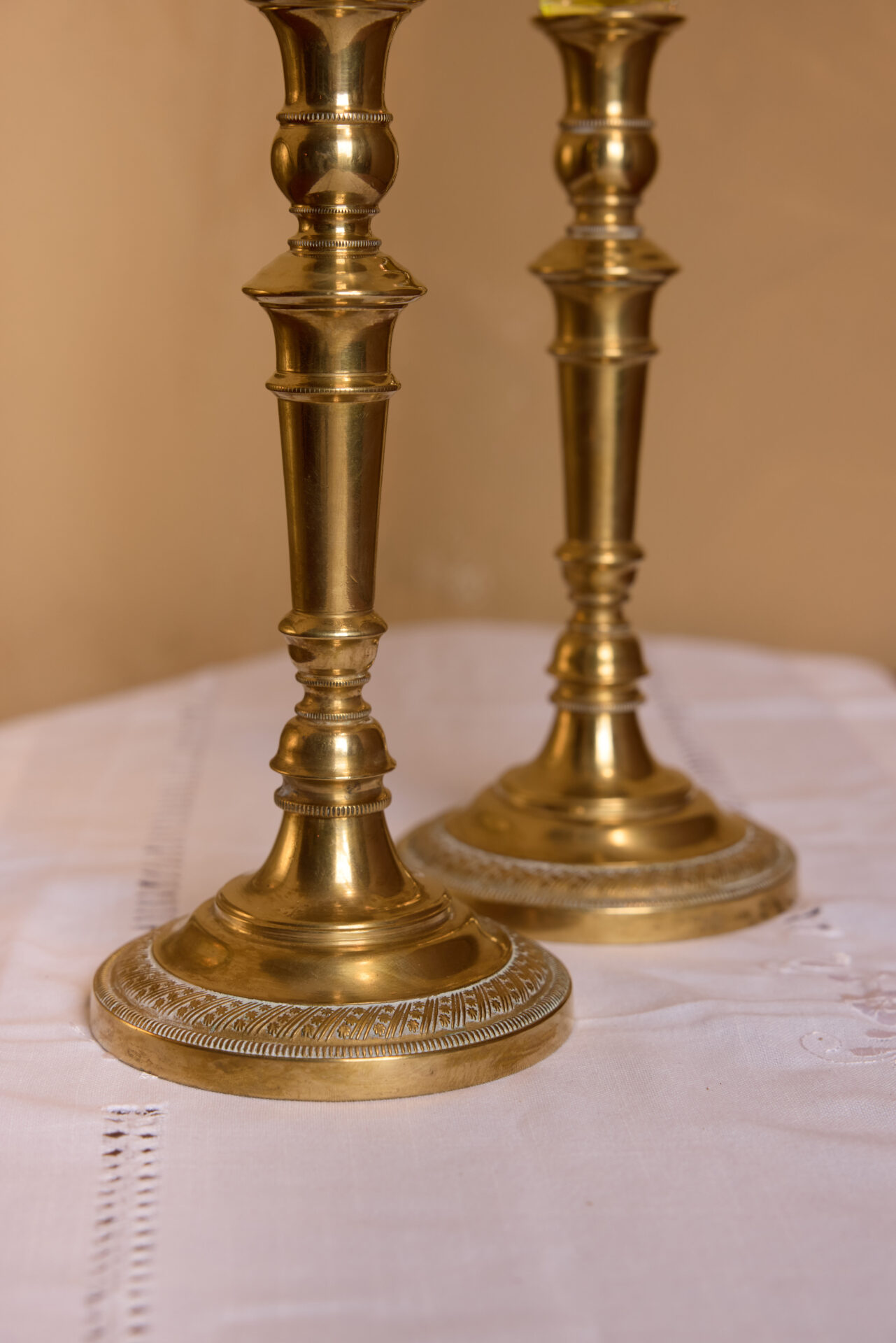 פמוטי נחושת עתיקים. עתיקא פמוטים לשבת.