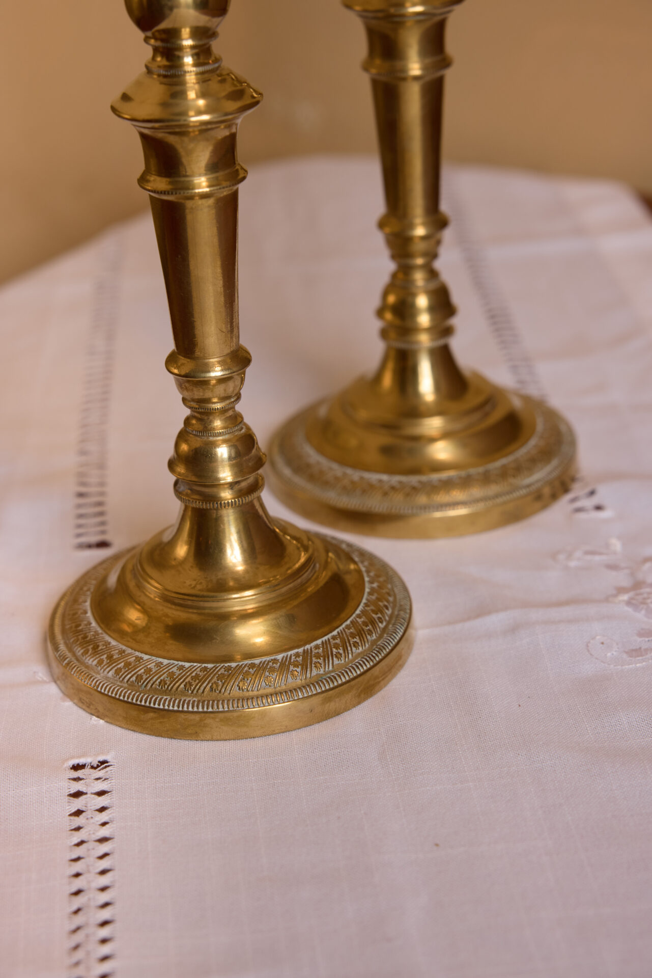 פמוטי נחושת עתיקים. עתיקא פמוטים לשבת.