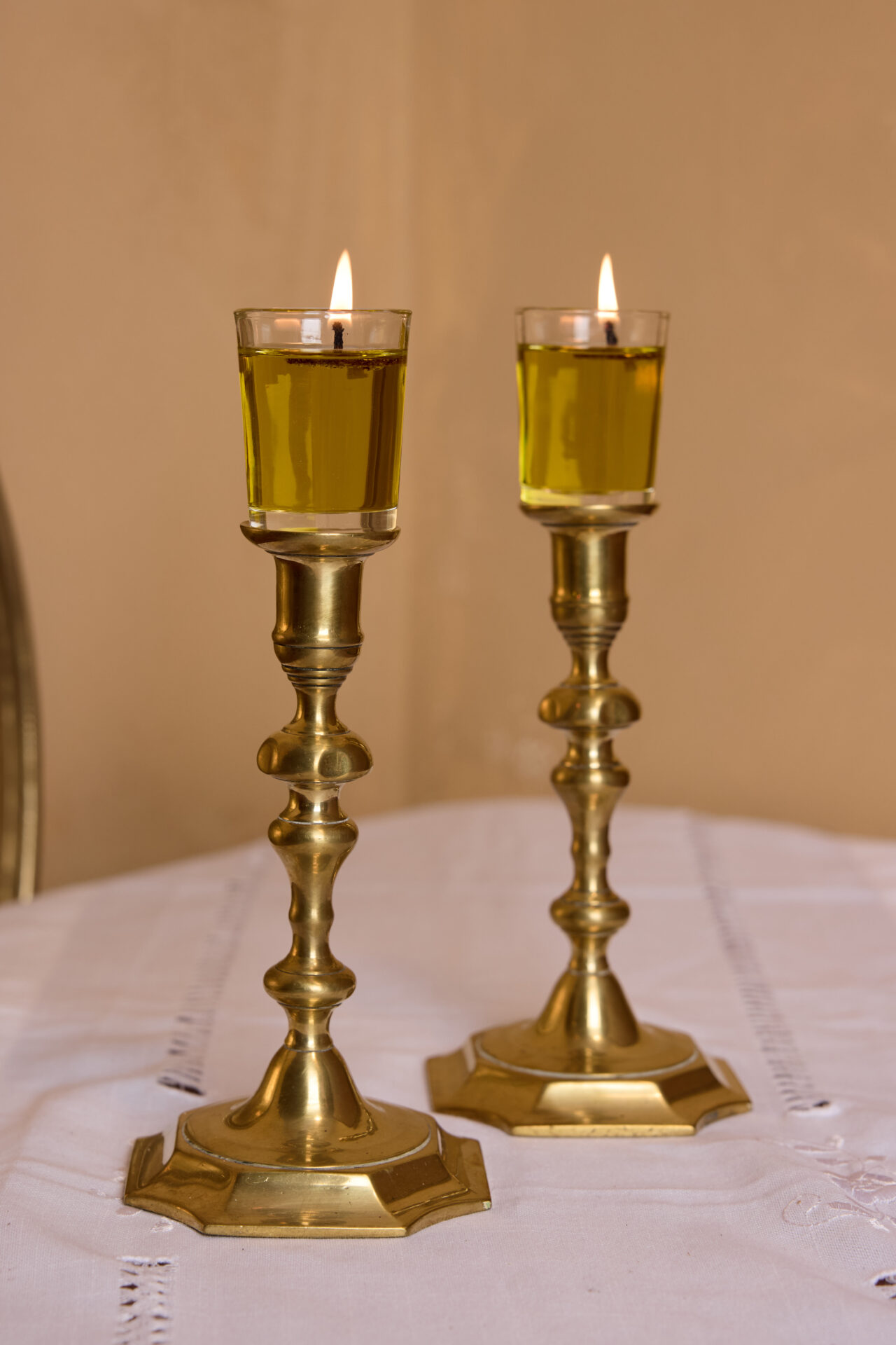 פמוטי נחושת עתיקים. עתיקא פמוטים לשבת