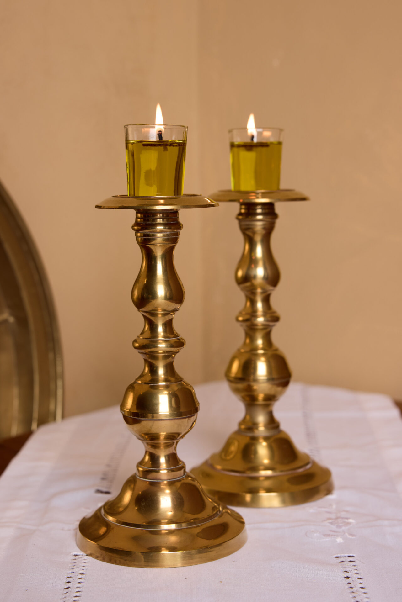 פמוטי נחושת עתיקים. עתיקא פמוטים לשבת.