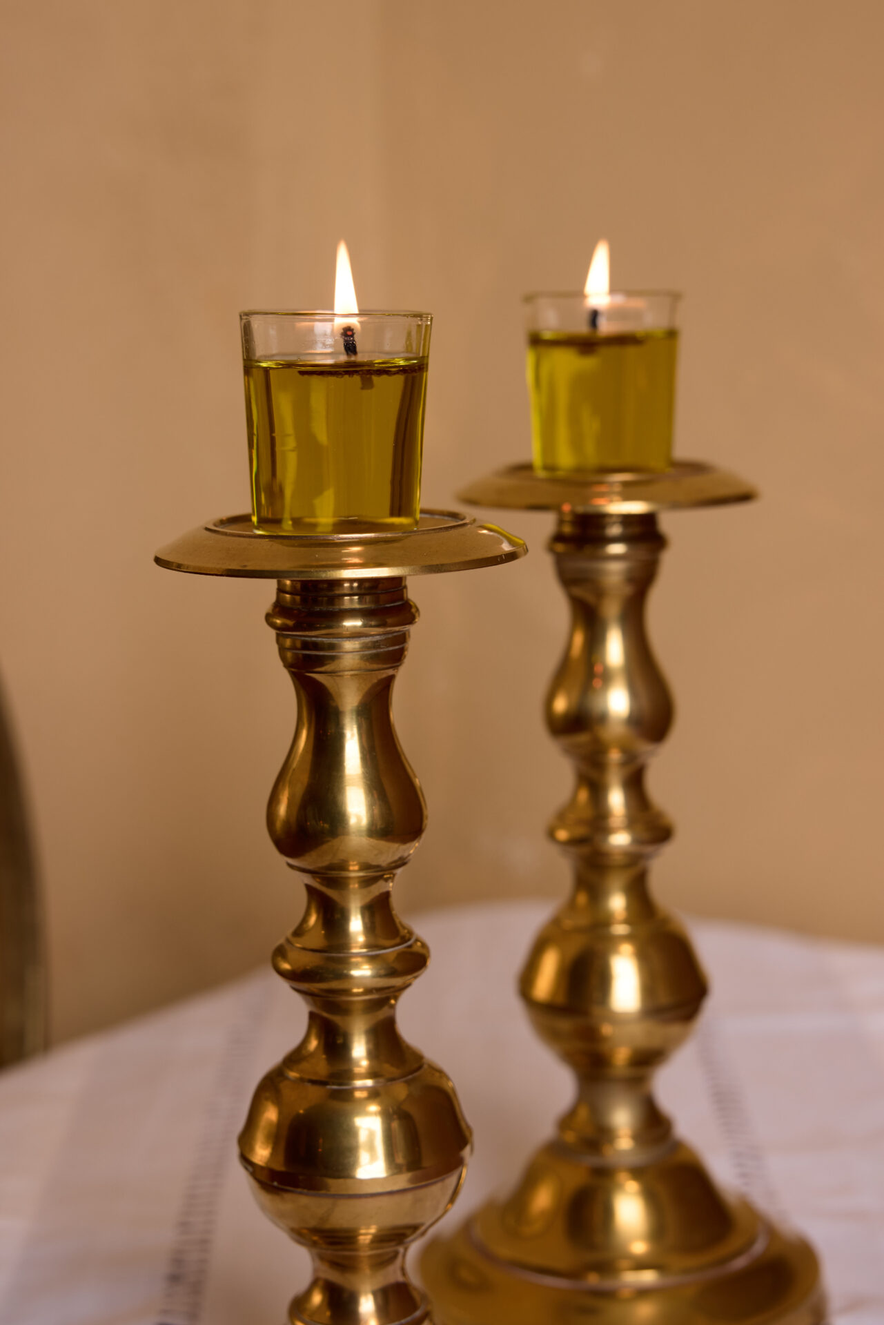 פמוטי נחושת עתיקים. עתיקא פמוטים לשבת.