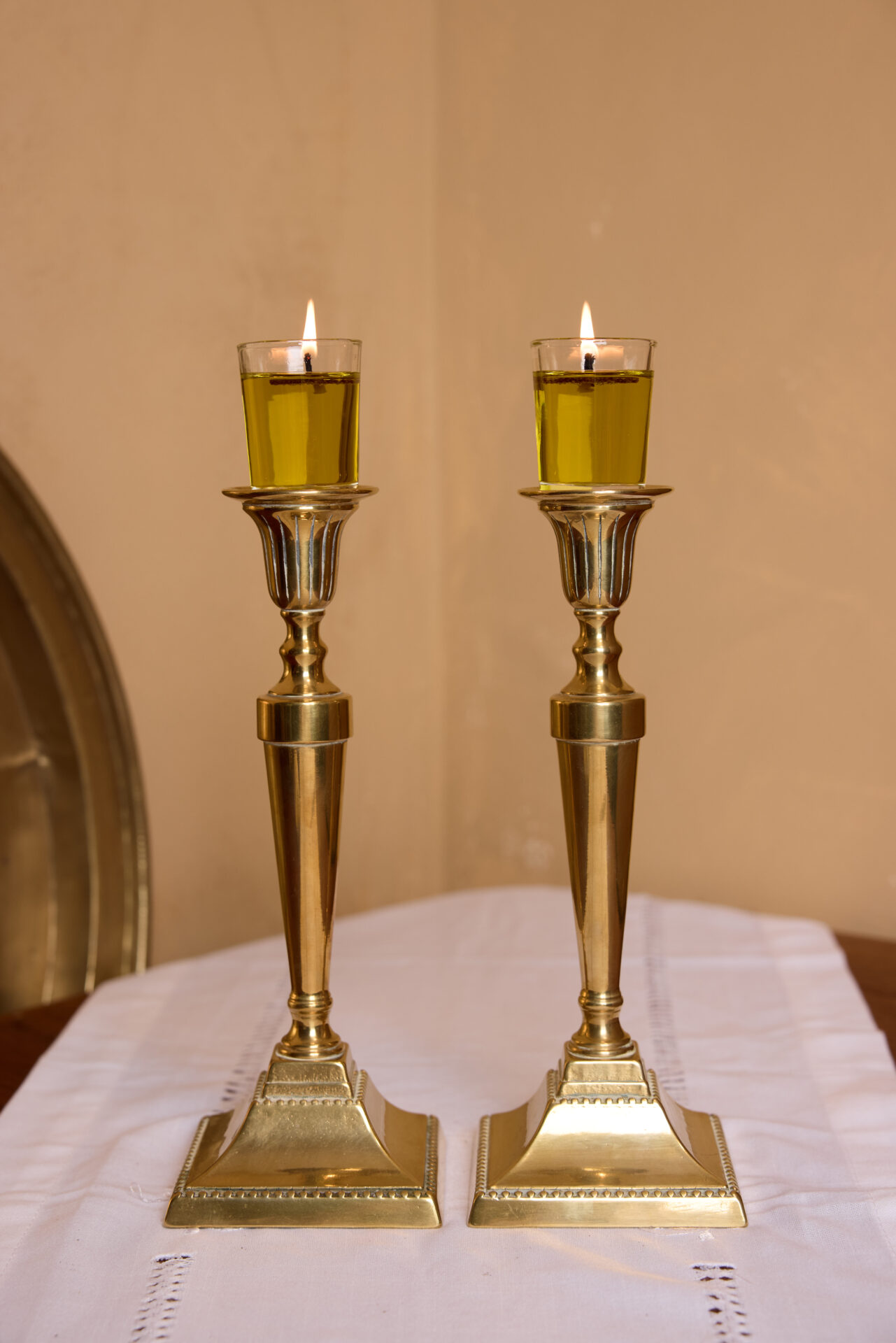 פמוטי נחושת עתיקים לשבת. עתיקא פמוטים