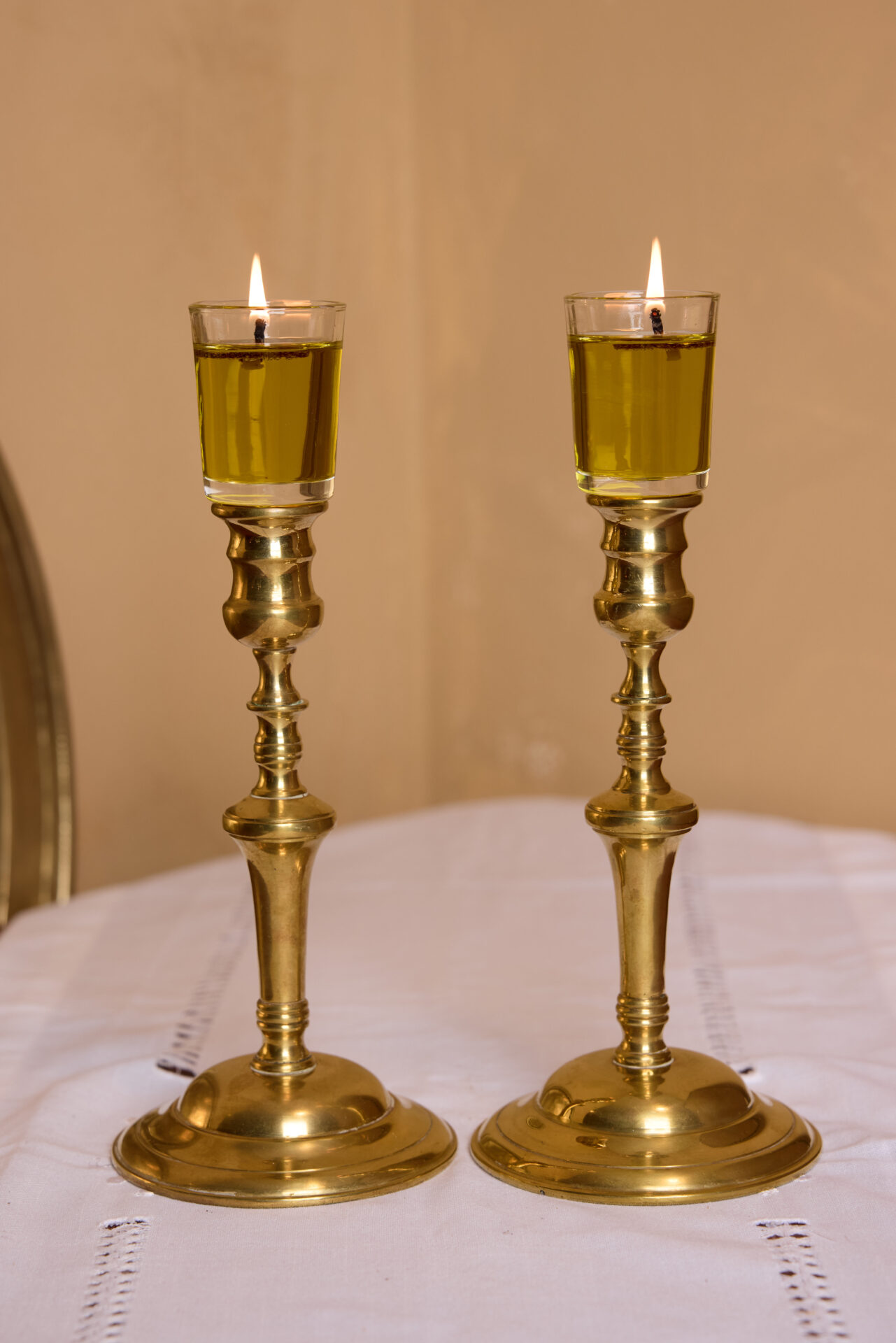 פמוטי נחושת עתיקים. עתיקא פמוטים לשבת