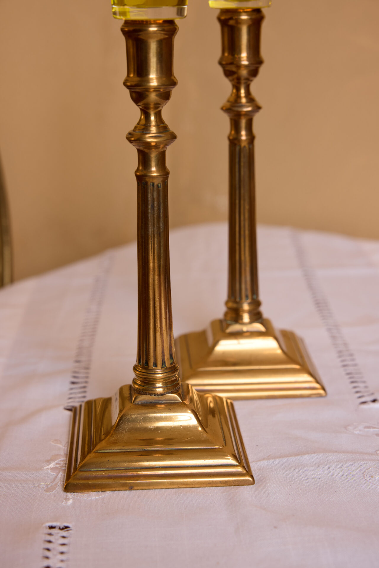 פמוטי נחושת עתיקים. עתיקא פמוטים לשבת