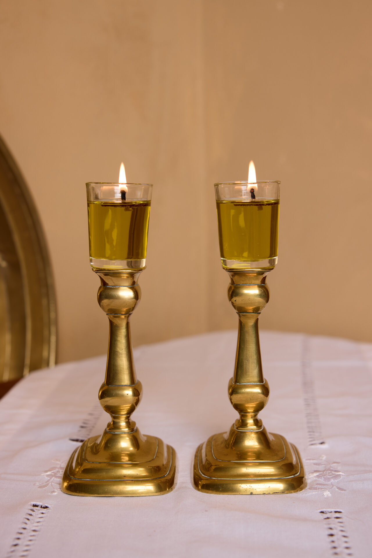 פמוטי נחושת עתיקים. עתיקא פמוטים לשבת