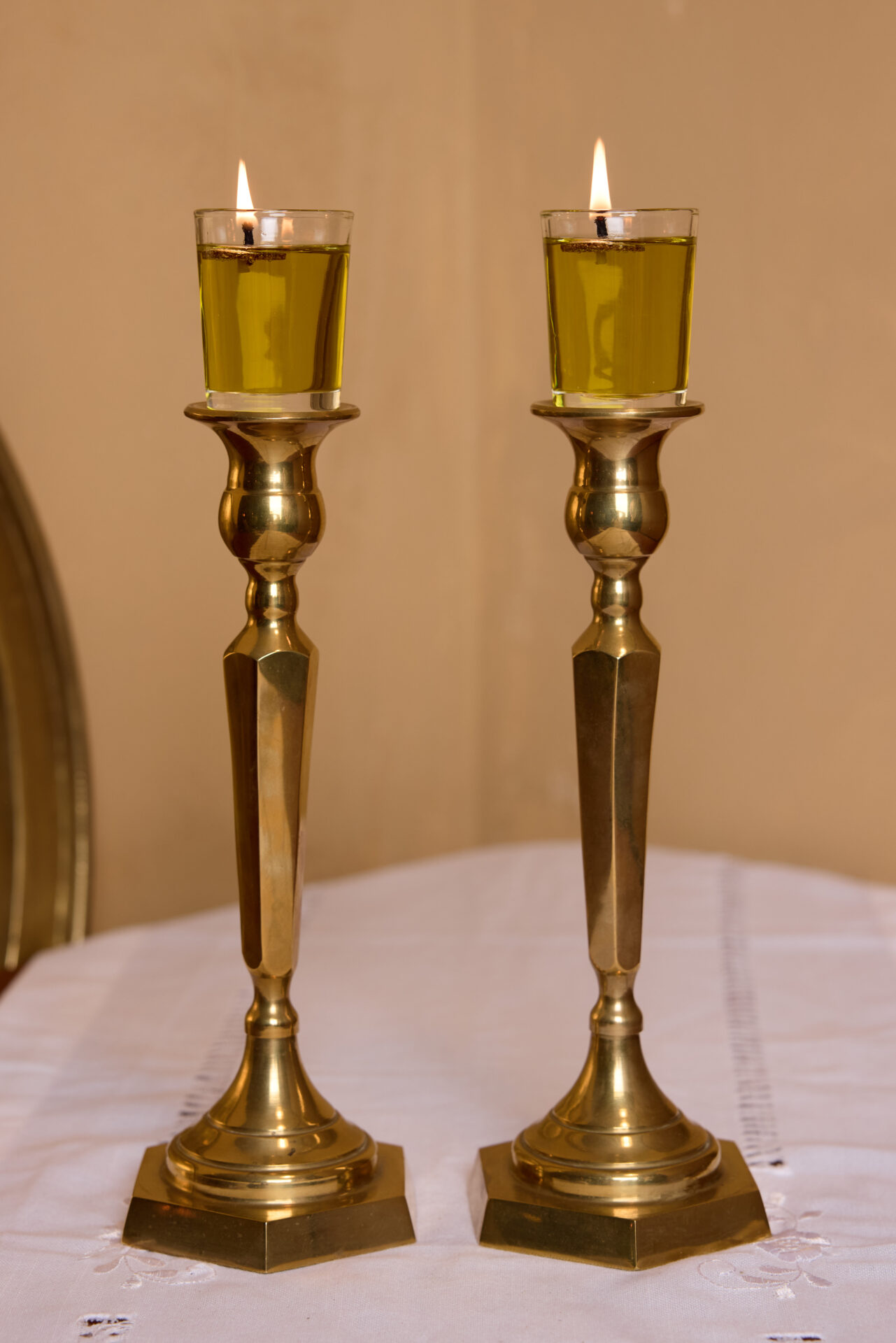 פמוטי נחושת עתיקים. עתיקא פמוטים לשבת