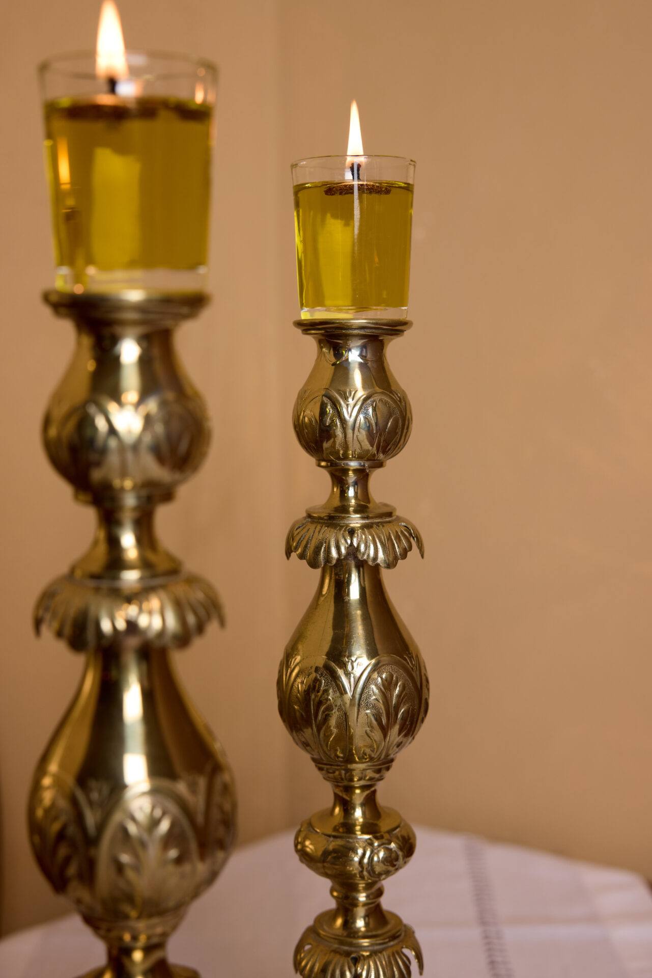 פמוטי נחושת עתיקים לשבת. עתיקא פמוטים