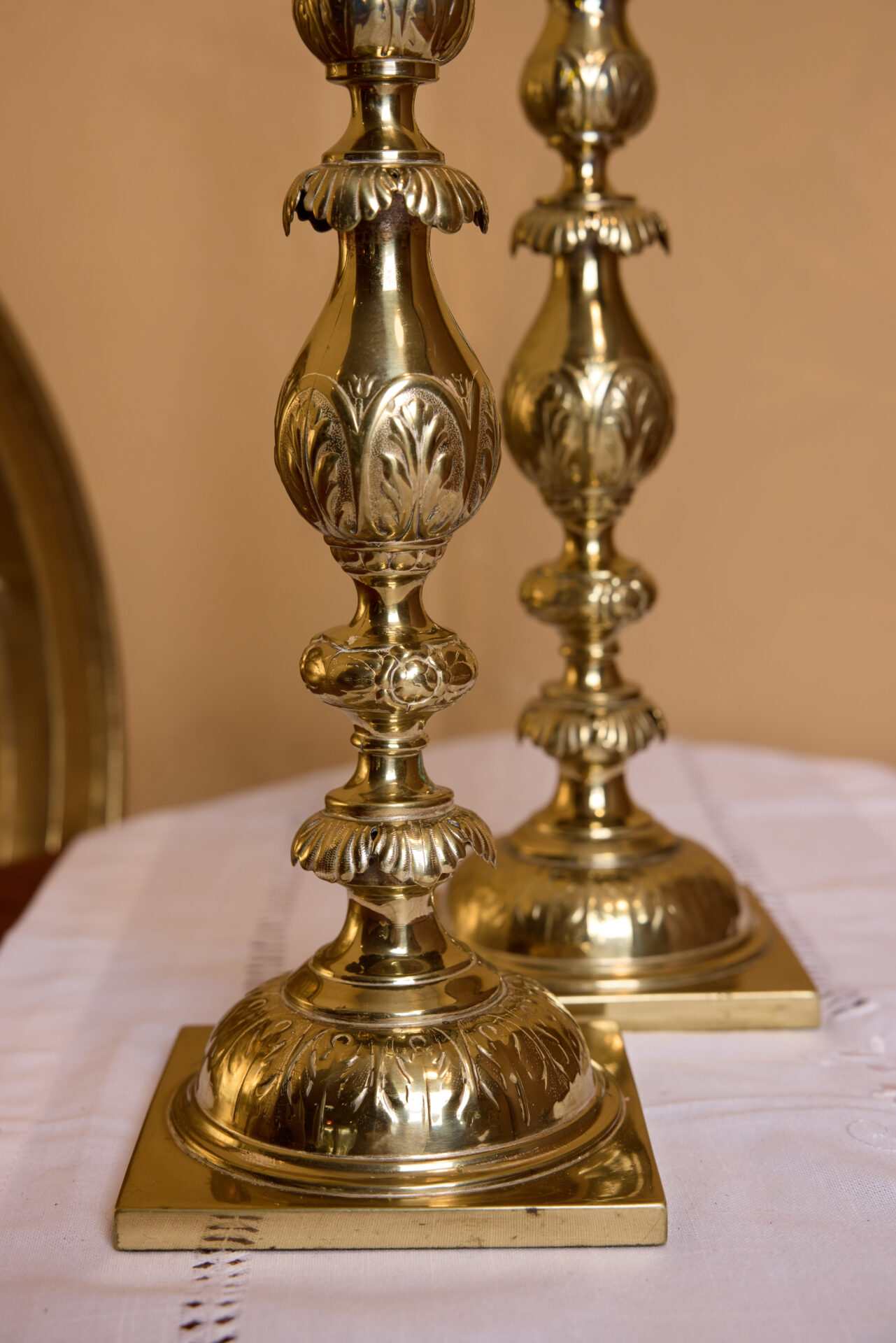 פמוטי נחושת עתיקים לשבת. עתיקא פמוטים