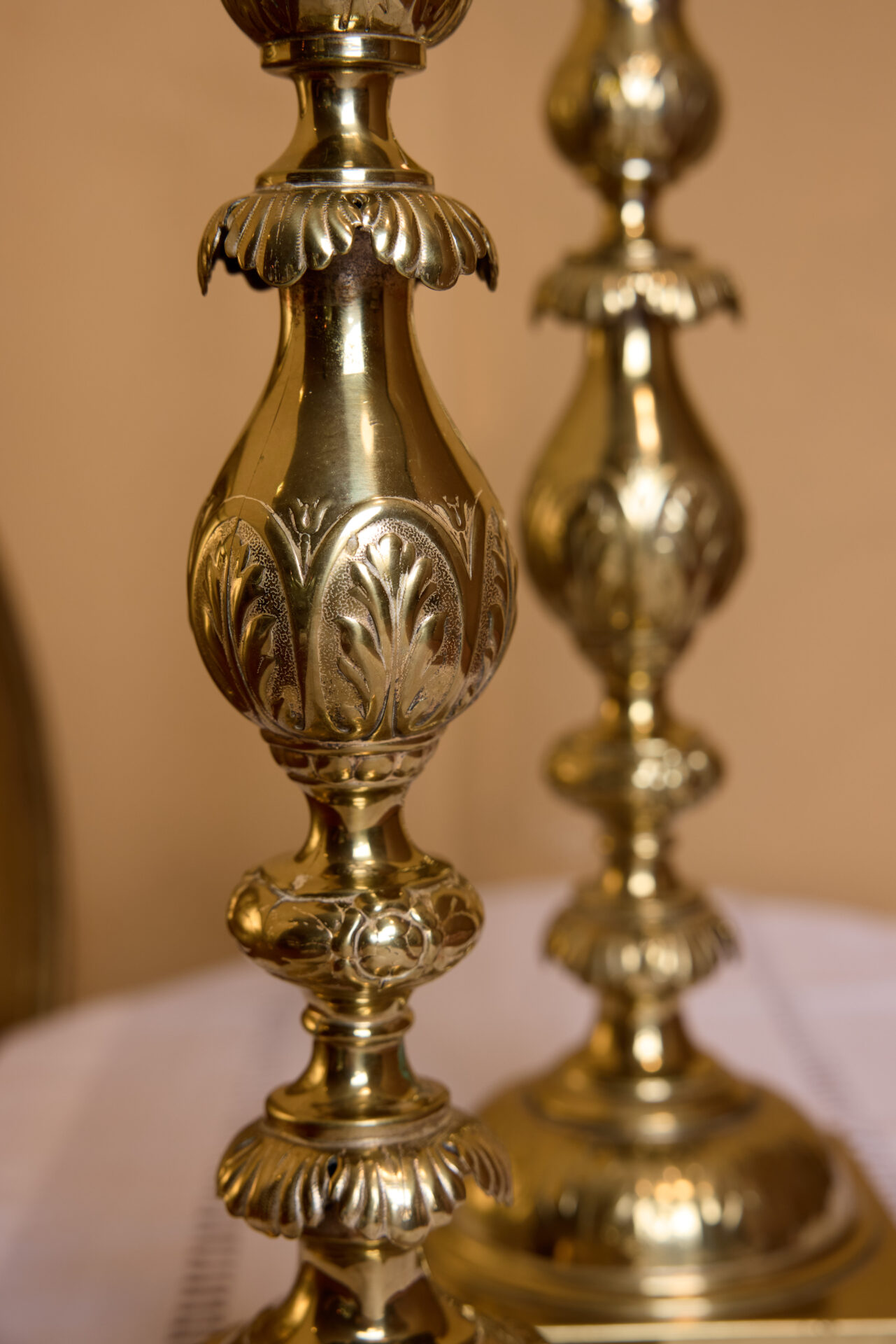 פמוטי נחושת עתיקים לשבת. עתיקא פמוטים