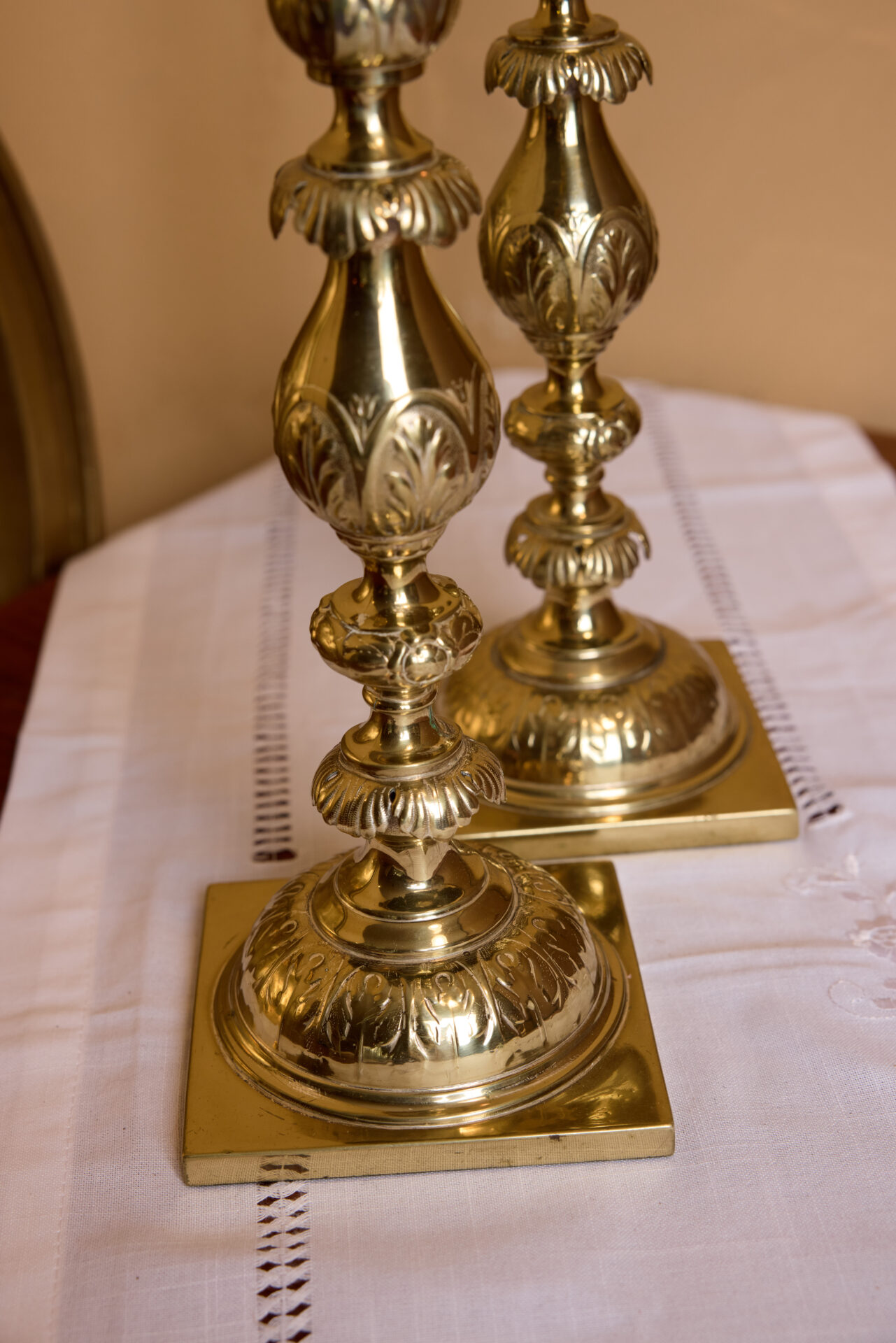 פמוטי נחושת עתיקים לשבת. עתיקא פמוטים