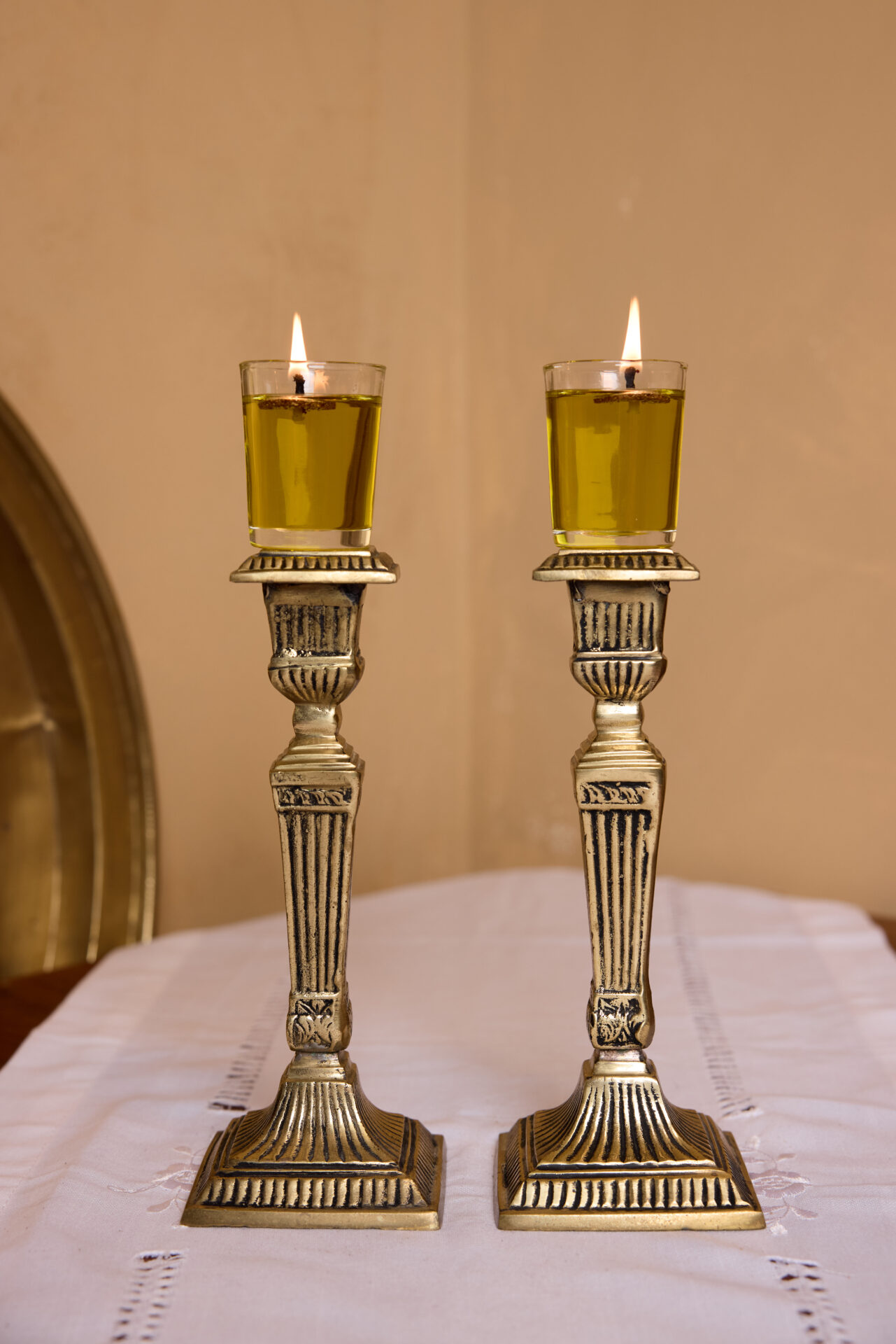 פמוטי נחושת עתיקים לשבת. עתיקא פמוטים