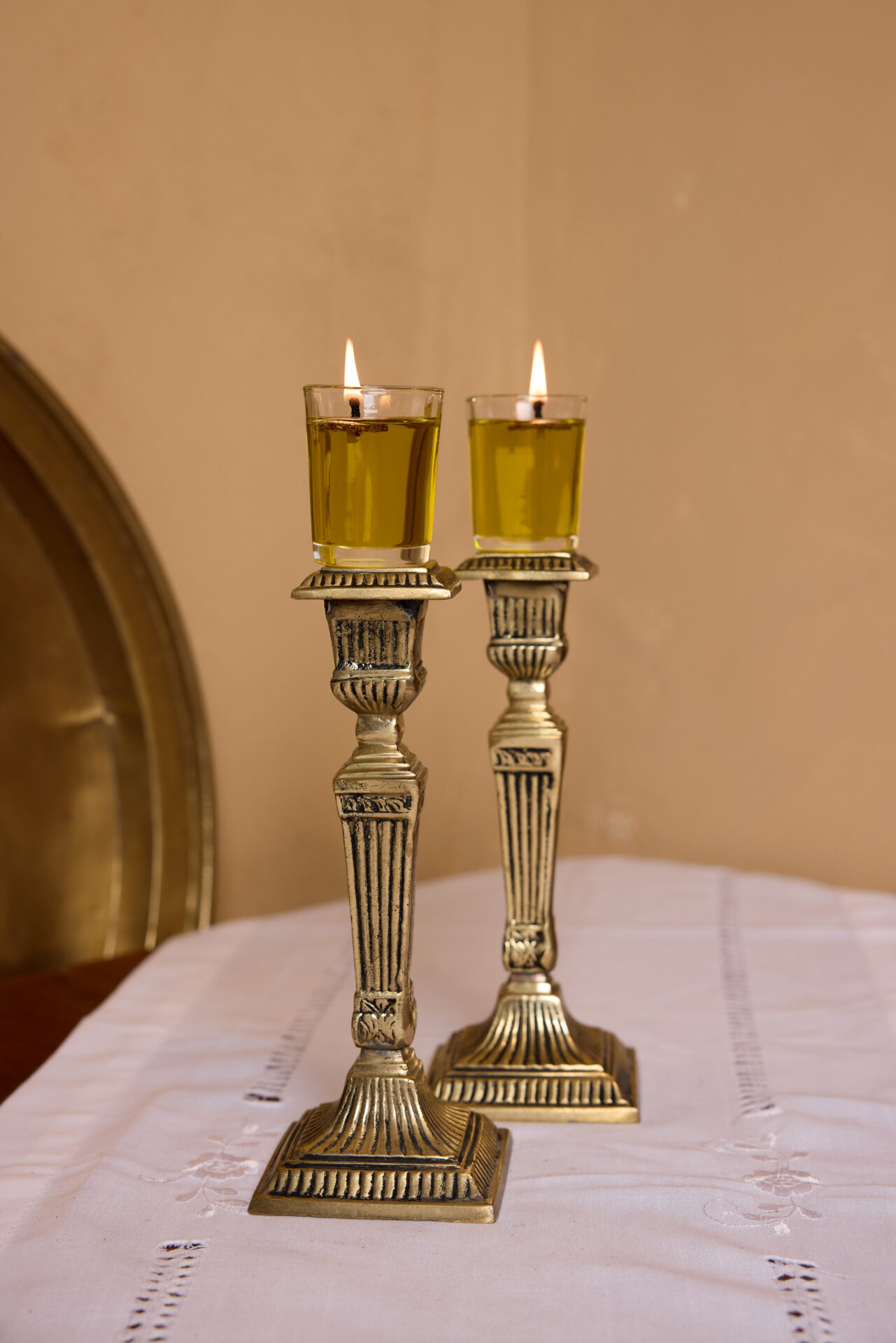 פמוטי נחושת עתיקים לשבת. עתיקא פמוטים