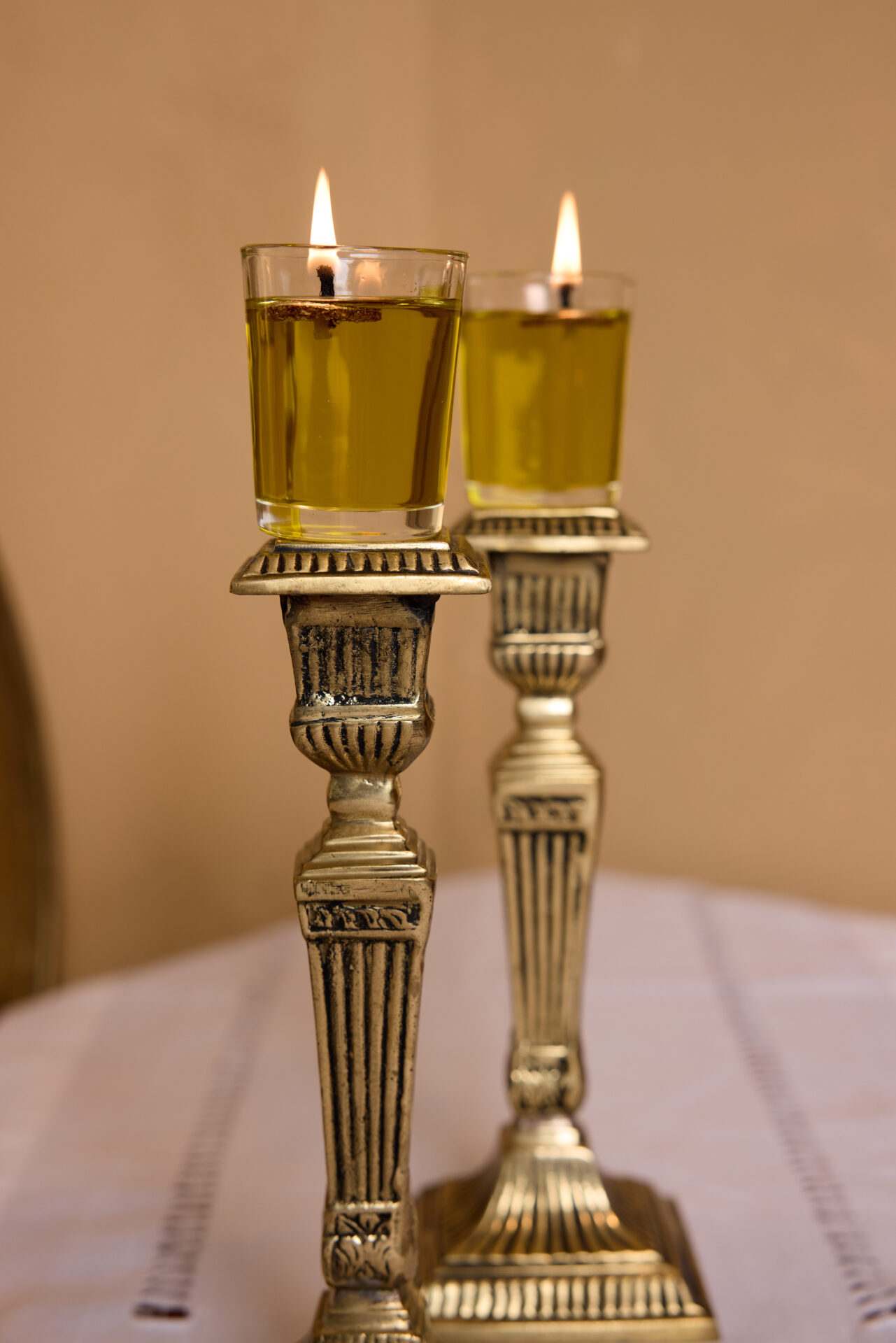 פמוטי נחושת עתיקים לשבת. עתיקא פמוטים