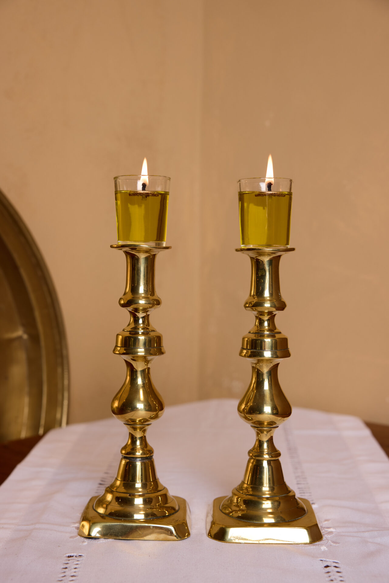 פמוטי נחושת עתיקים. עתיקא פמוטים לשבת.