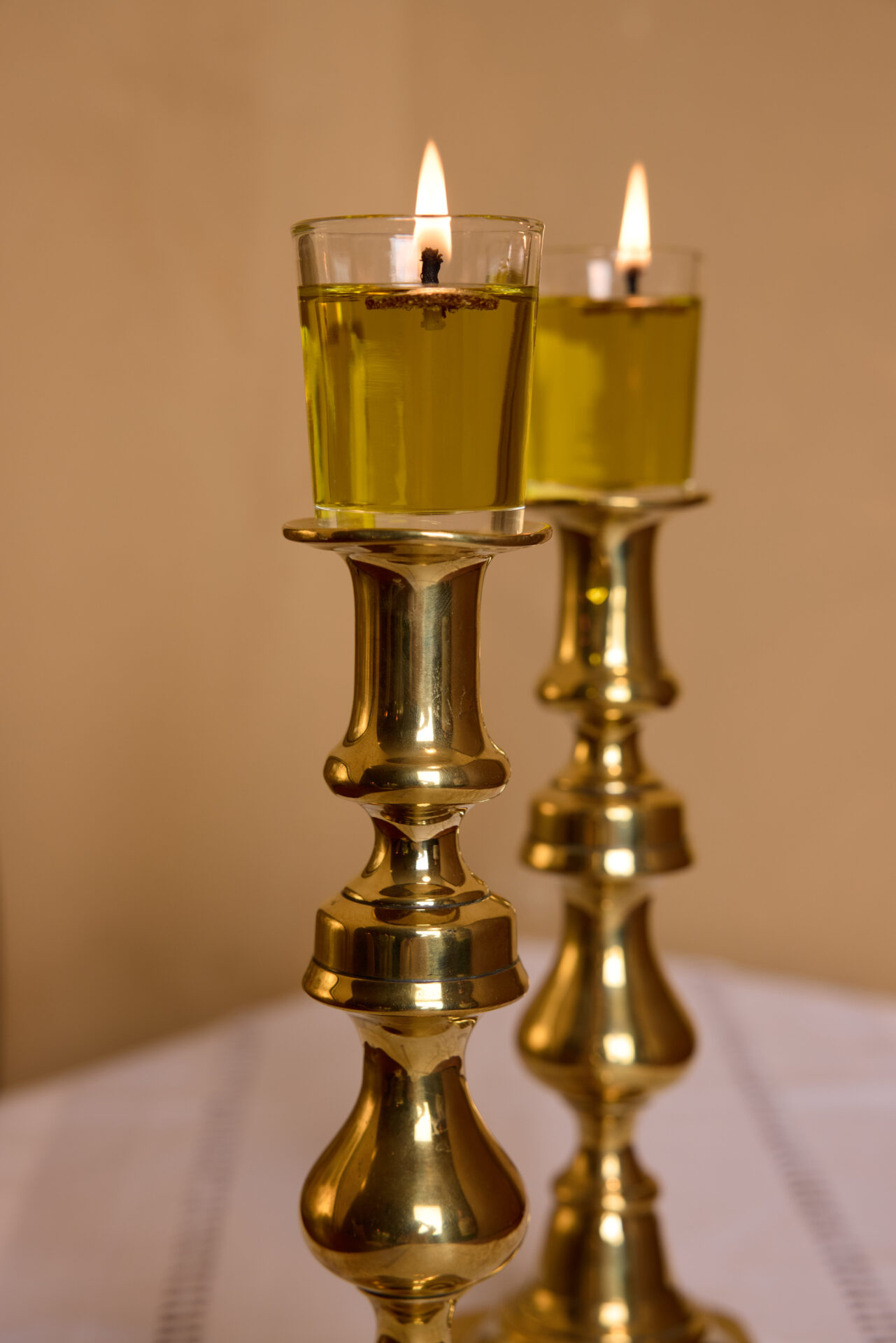 פמוטי נחושת עתיקים. עתיקא פמוטים לשבת.