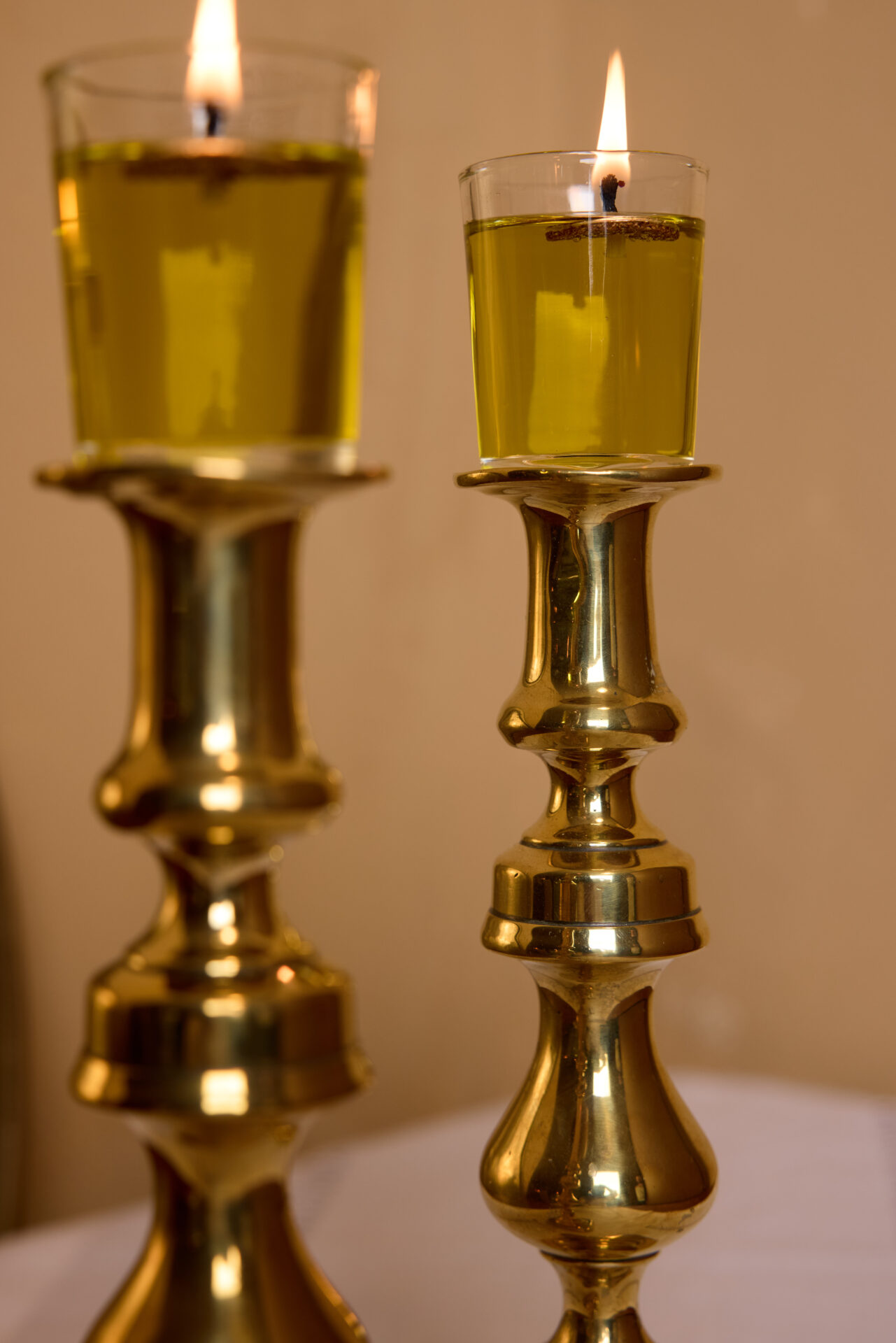 פמוטי נחושת עתיקים. עתיקא פמוטים לשבת.