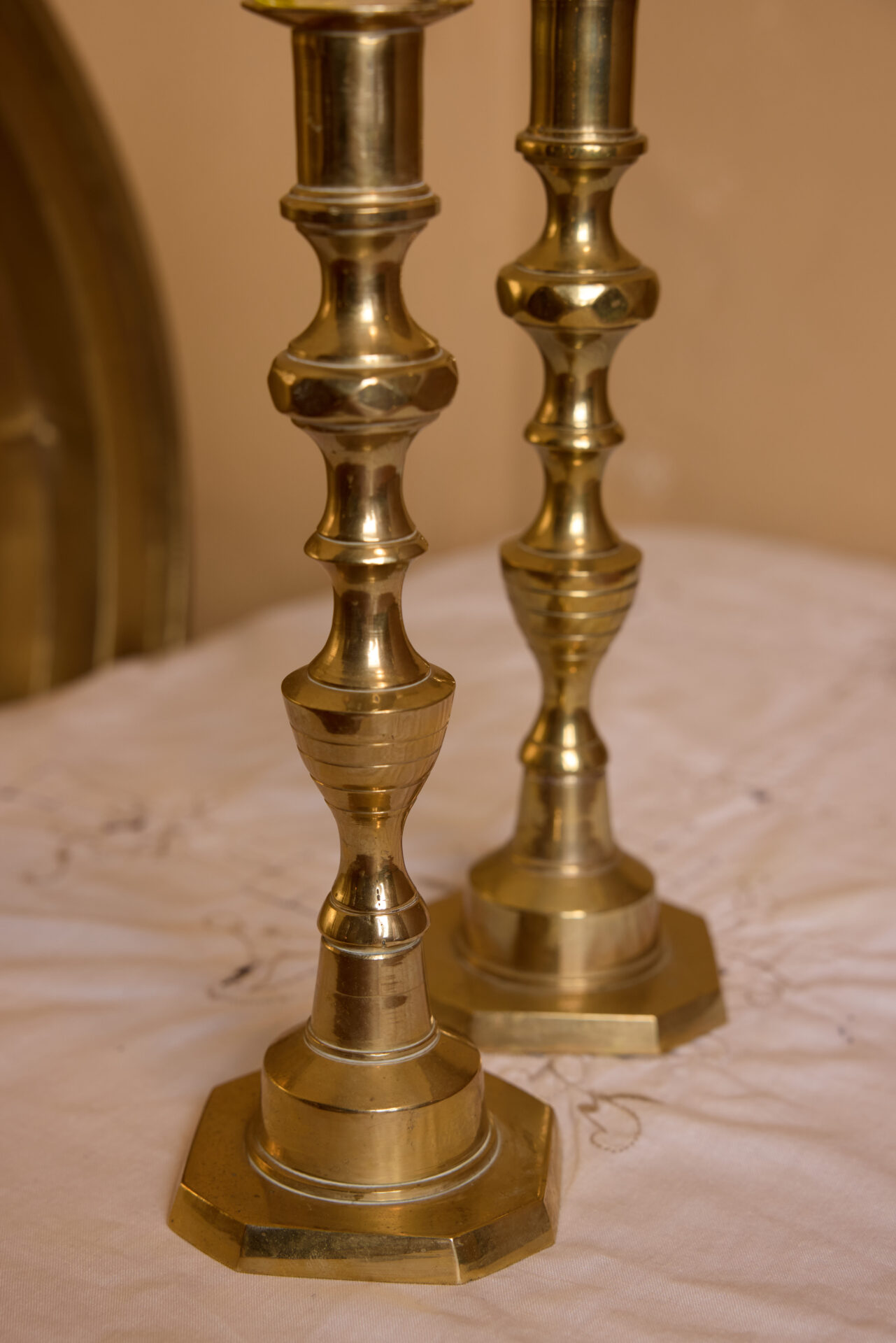 פמוטי נחושת עתיקים. עתיקא פמוטים לשבת