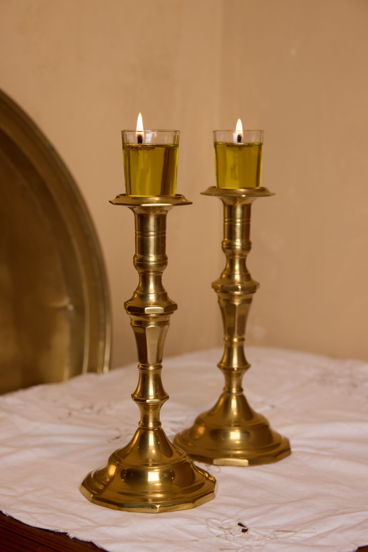 פמוטי נחושת עתיקים. עתיקא פמוטים לשבת.