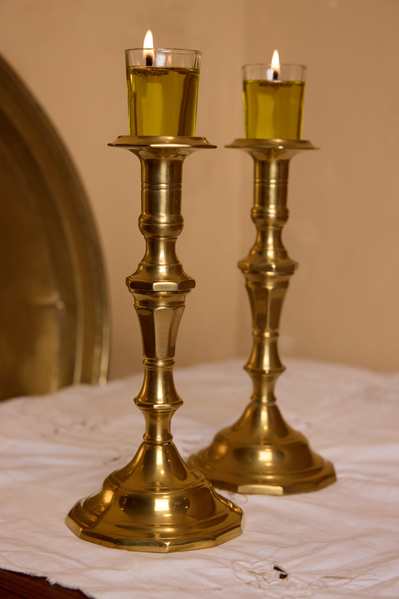 פמוטי נחושת עתיקים. עתיקא פמוטים לשבת.