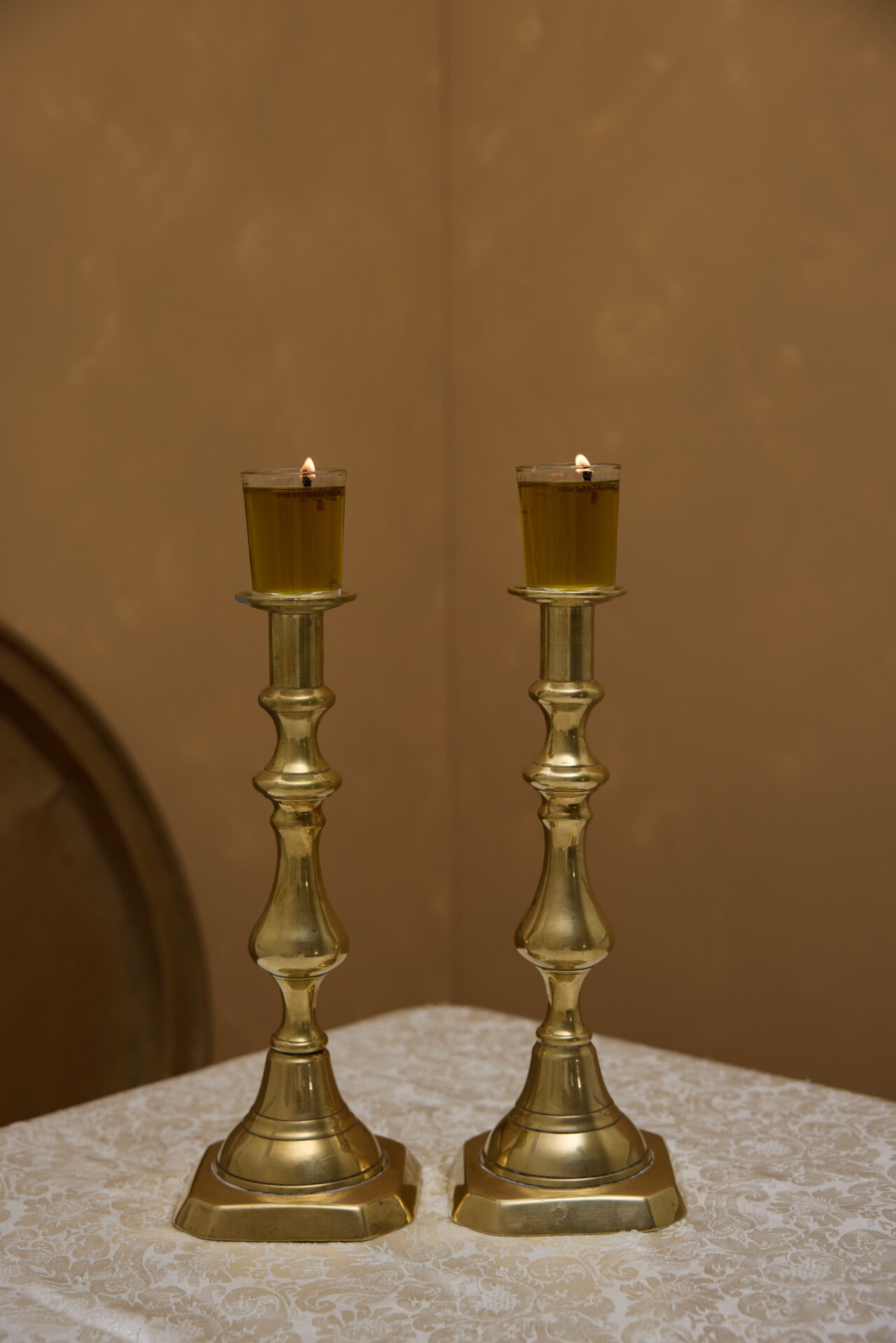 נחושת עתיקה. עתיקא פמוטים. פמוטי נחושת. נחושת וינטג׳. וינטג׳. פמוטים לשבת.